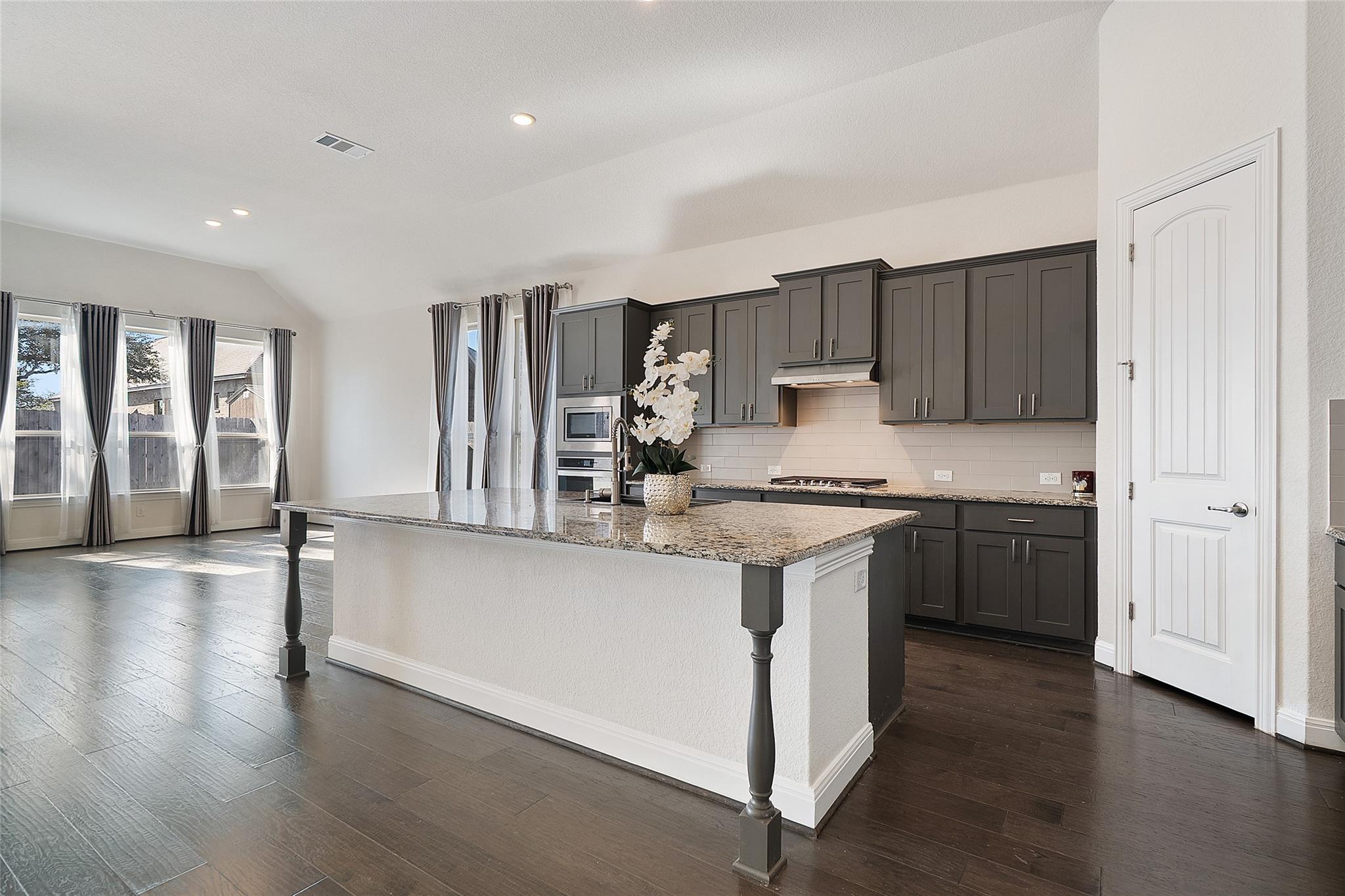 2016 Elk Creek Dr, Leander, TX 78641