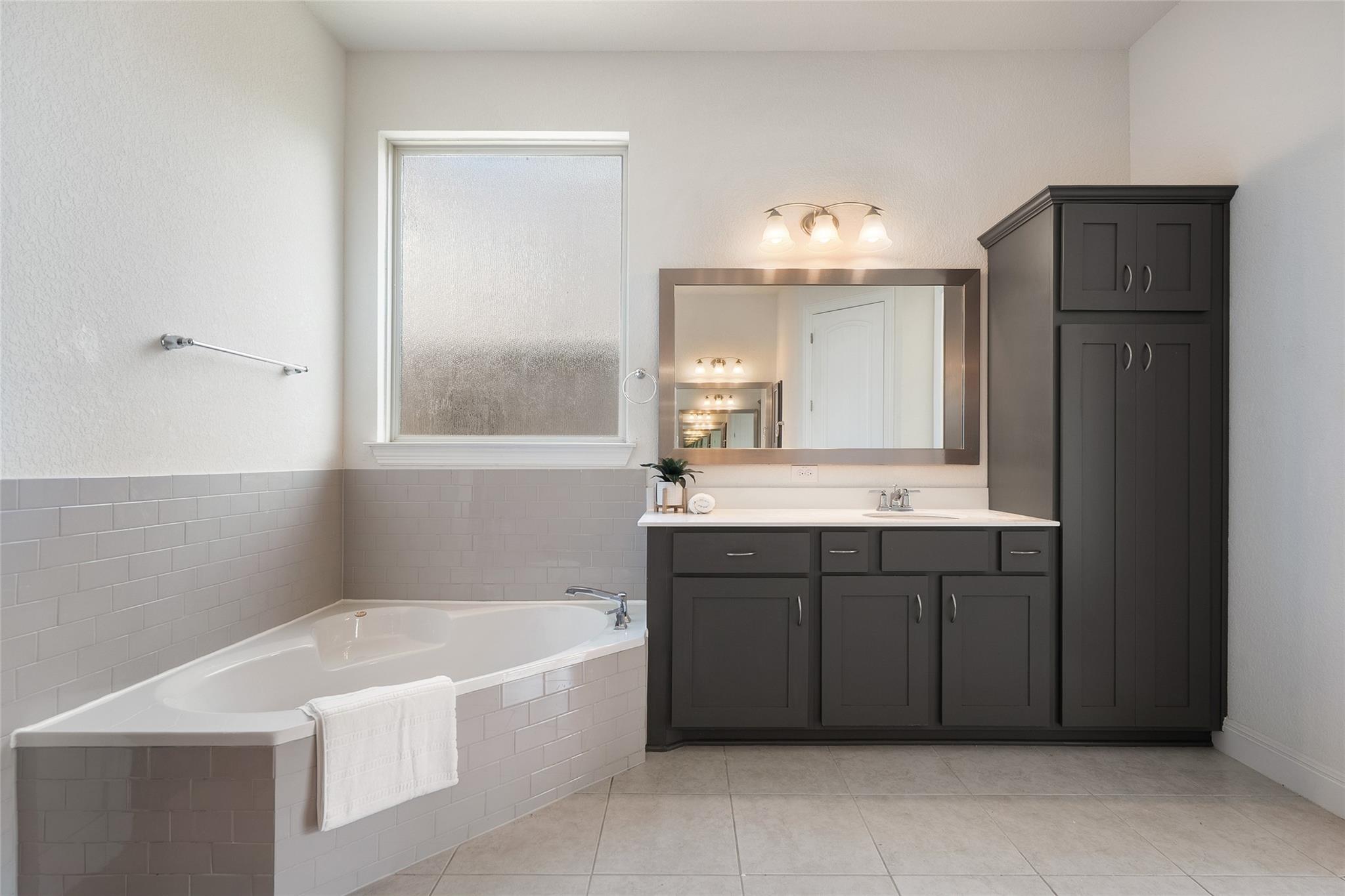 2016 Elk Creek Dr, Leander, TX 78641