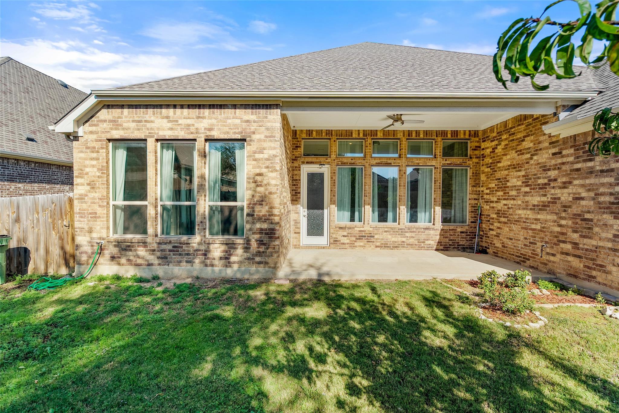 2016 Elk Creek Dr, Leander, TX 78641