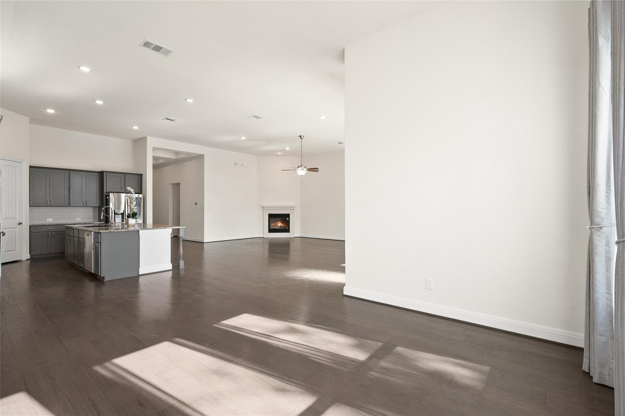 2016 Elk Creek Dr, Leander, TX 78641