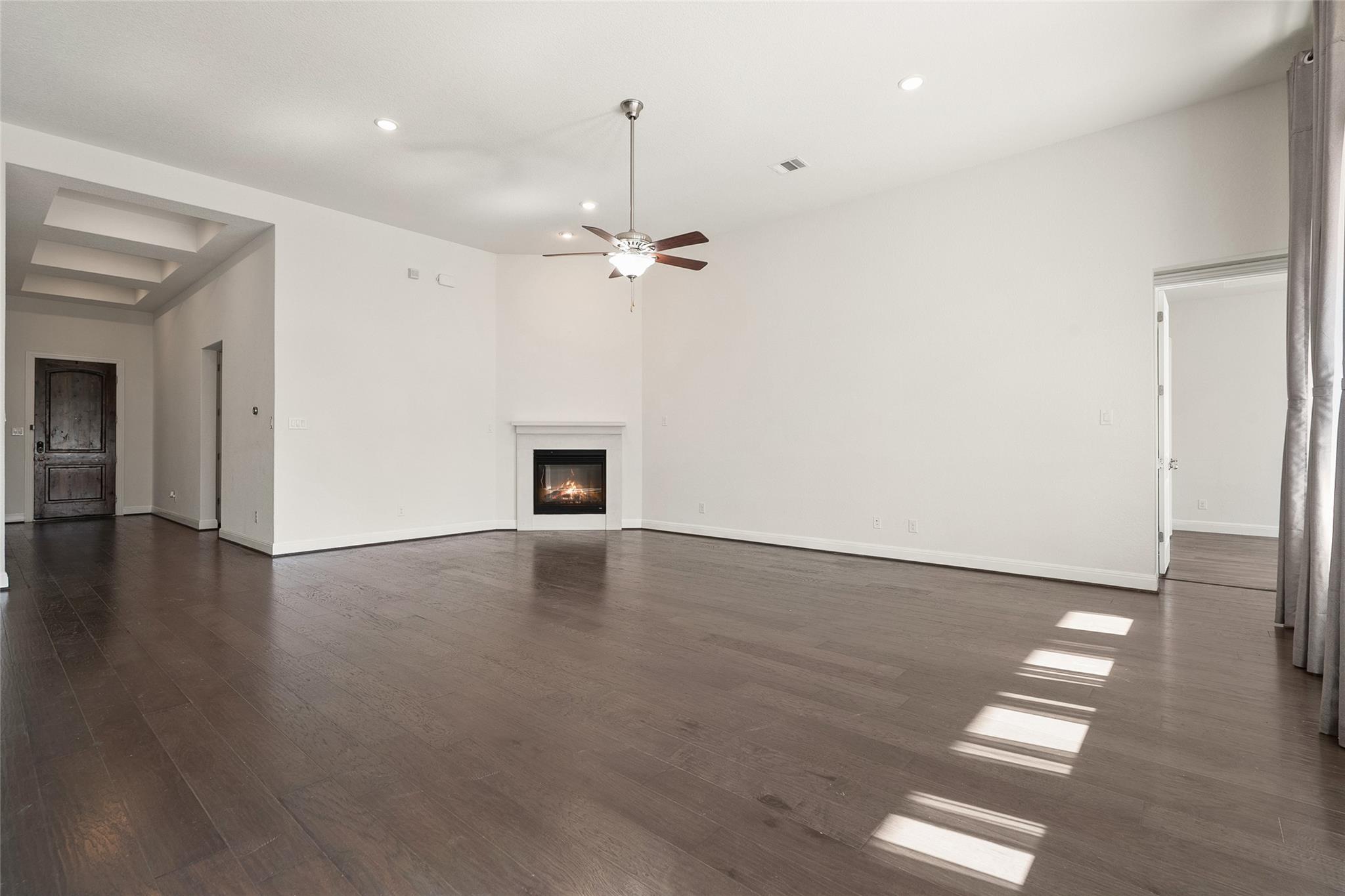 2016 Elk Creek Dr, Leander, TX 78641