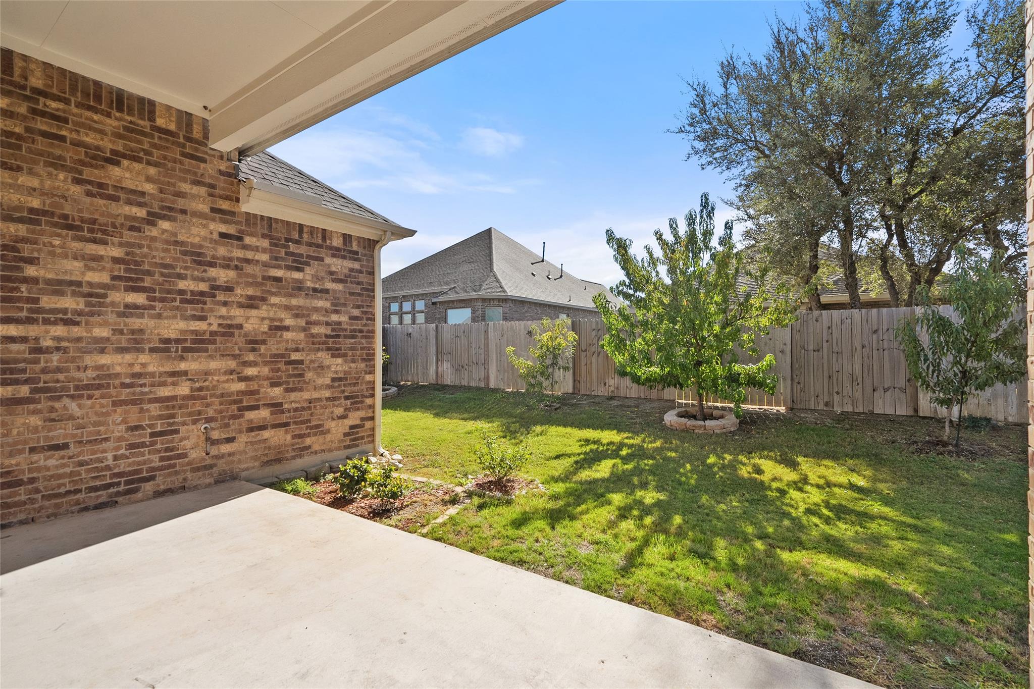 2016 Elk Creek Dr, Leander, TX 78641