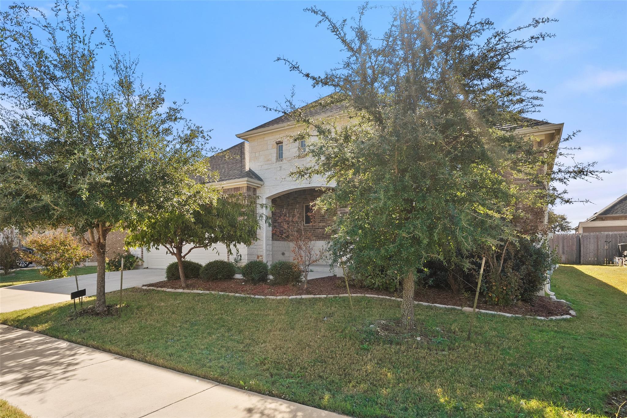 2016 Elk Creek Dr, Leander, TX 78641