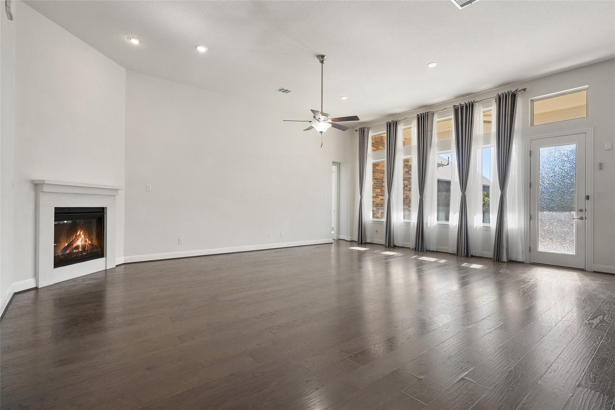 2016 Elk Creek Dr, Leander, TX 78641