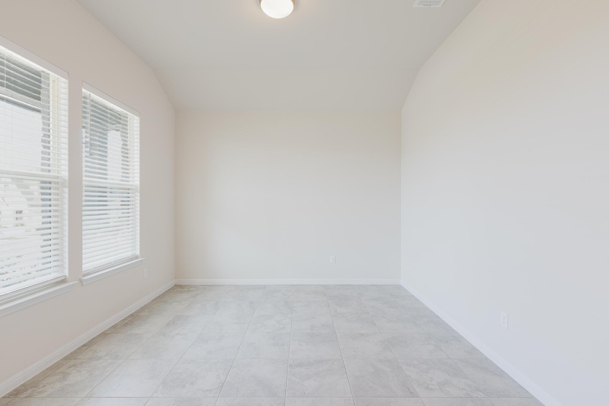 101 Falkland St, Hutto, TX 78634