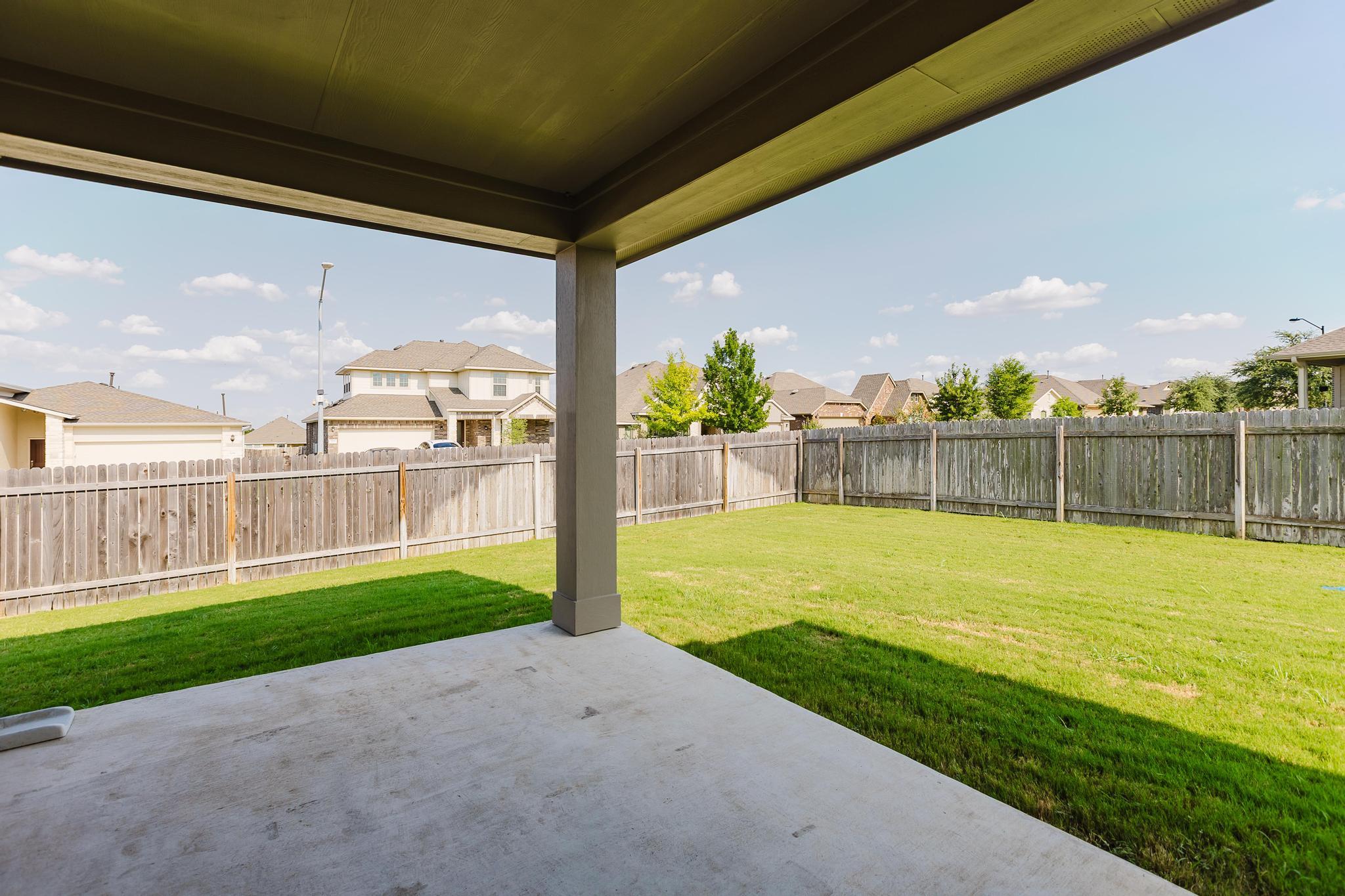101 Falkland St, Hutto, TX 78634