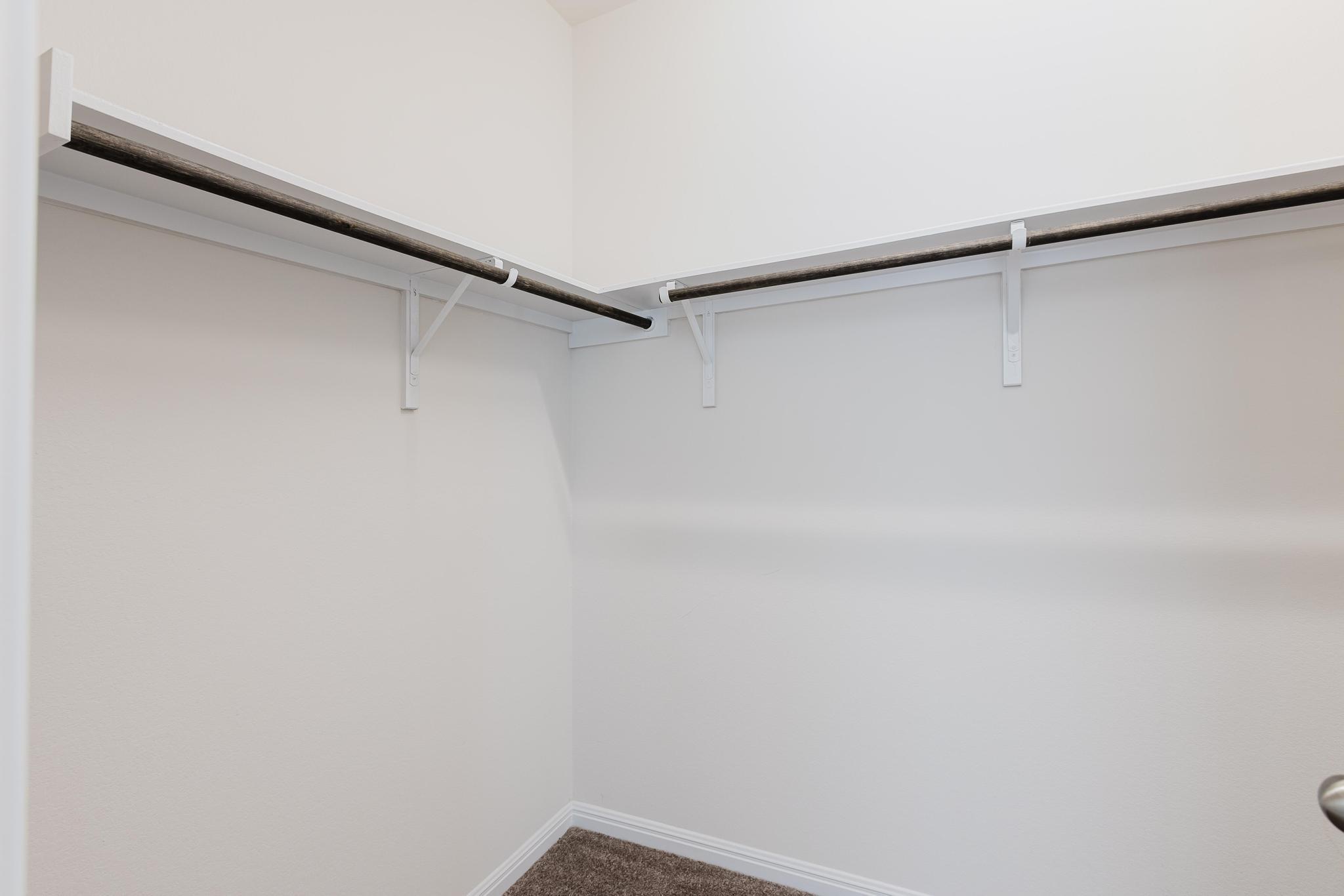 101 Falkland St, Hutto, TX 78634