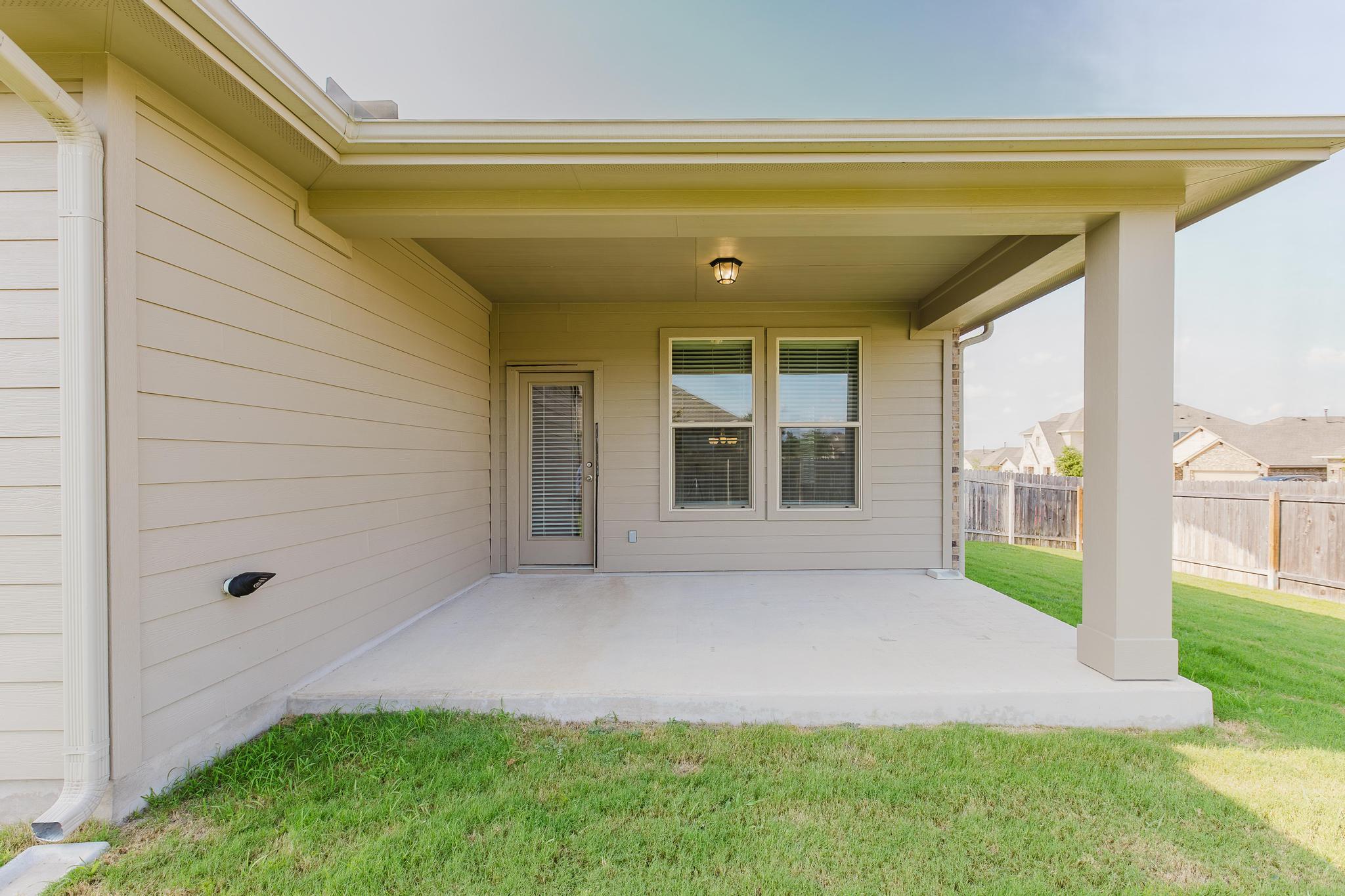 101 Falkland St, Hutto, TX 78634