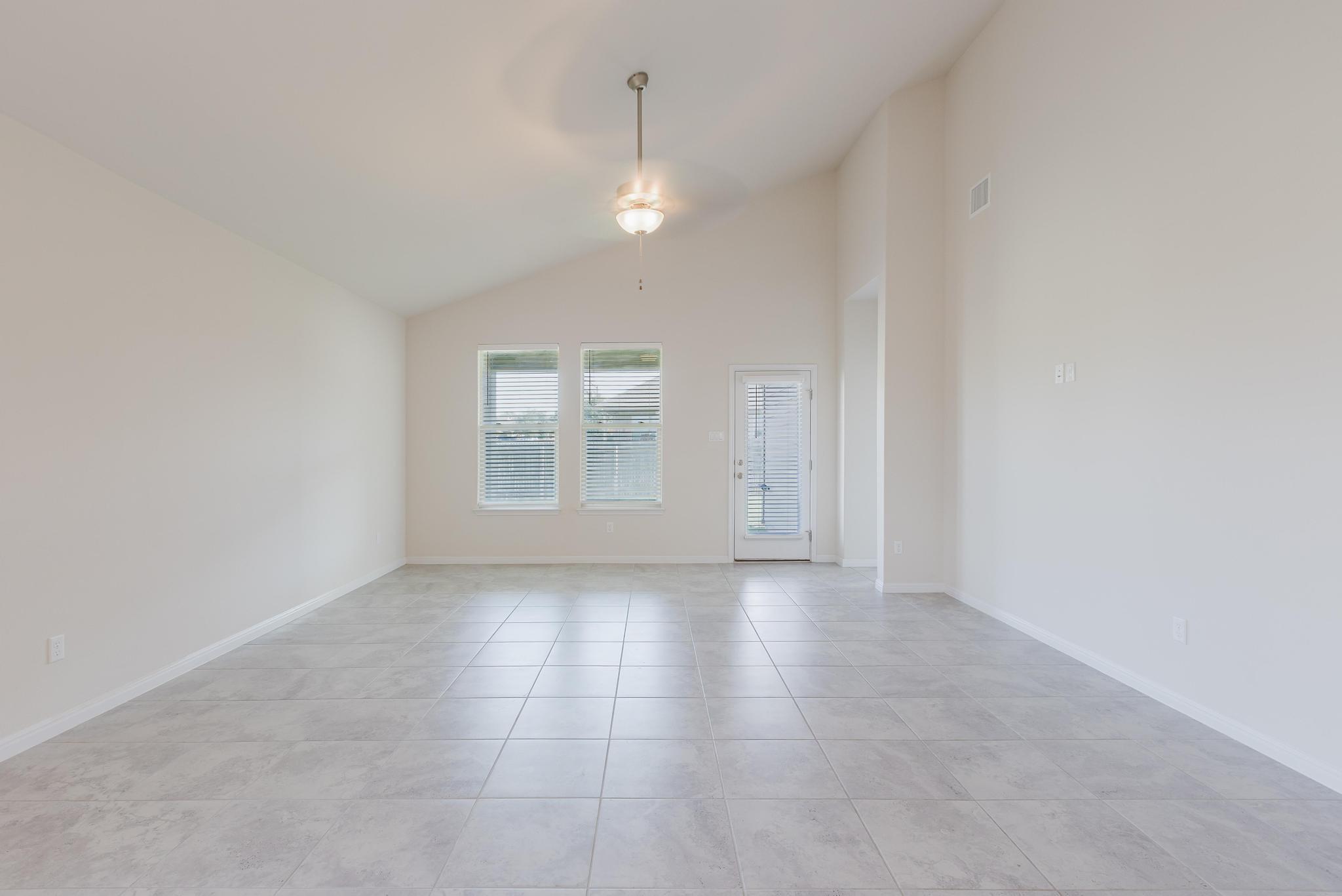 101 Falkland St, Hutto, TX 78634