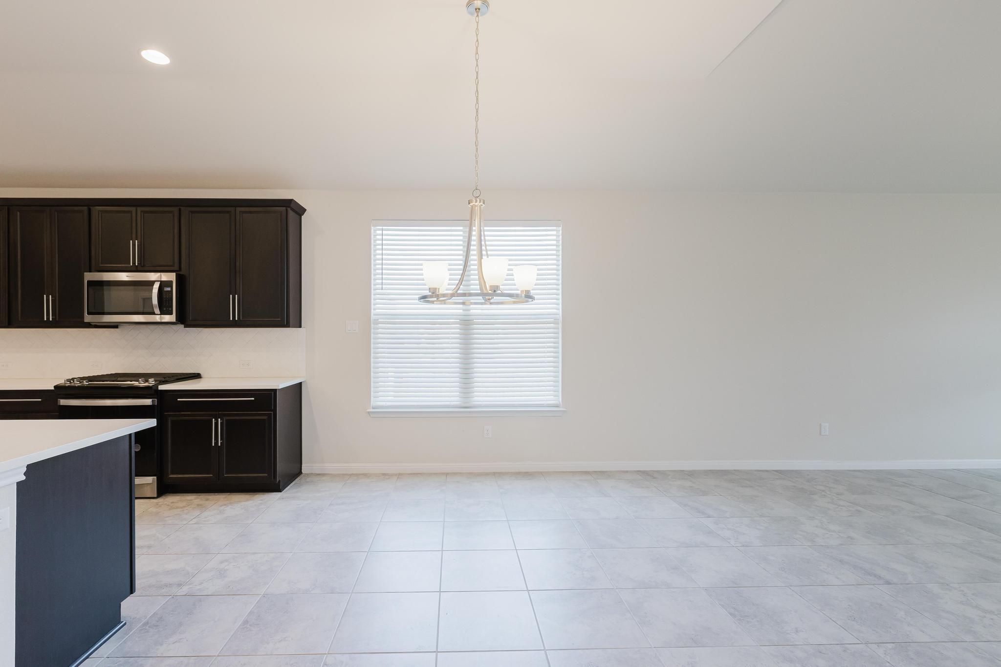 101 Falkland St, Hutto, TX 78634