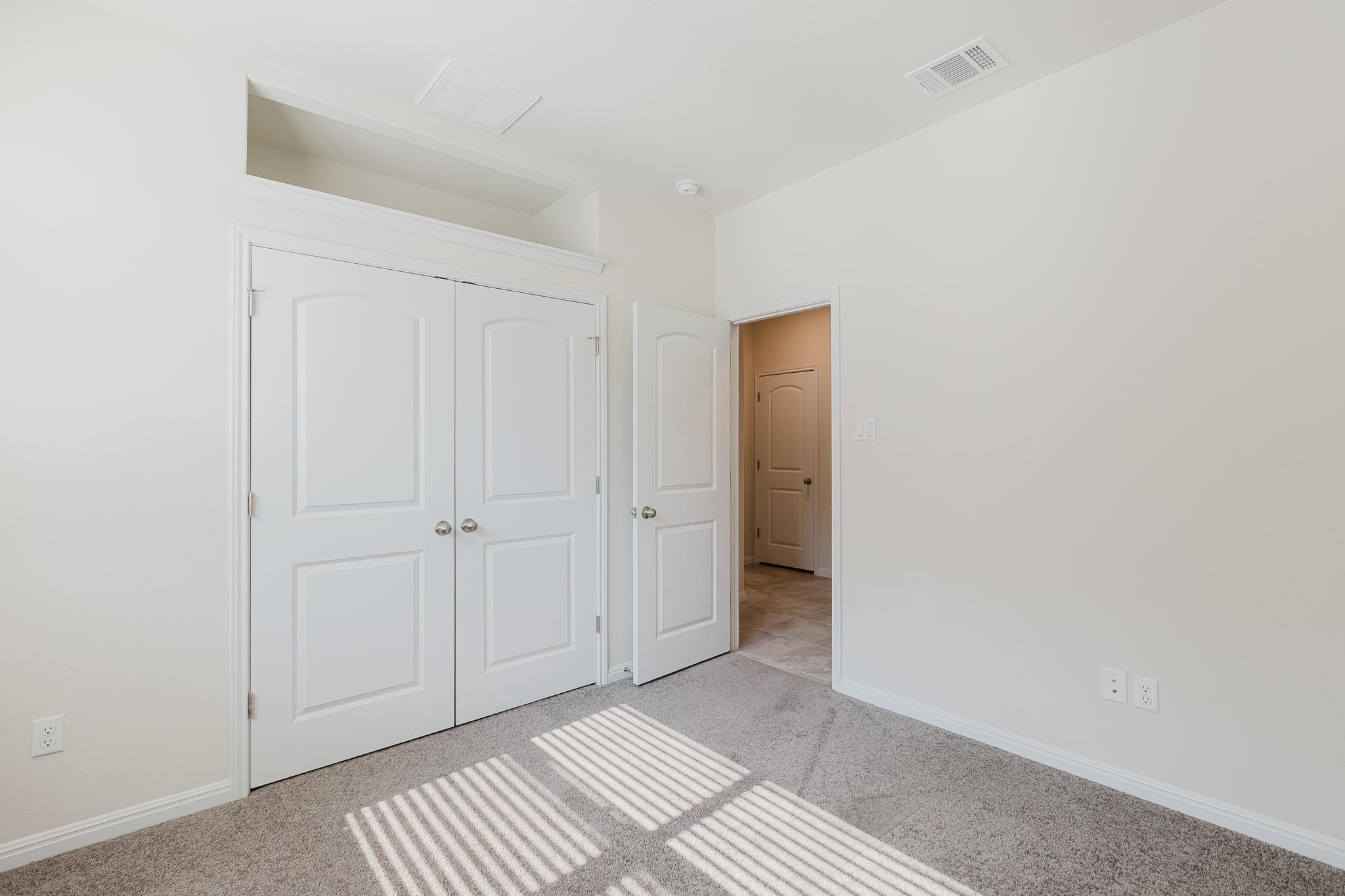 101 Falkland St, Hutto, TX 78634