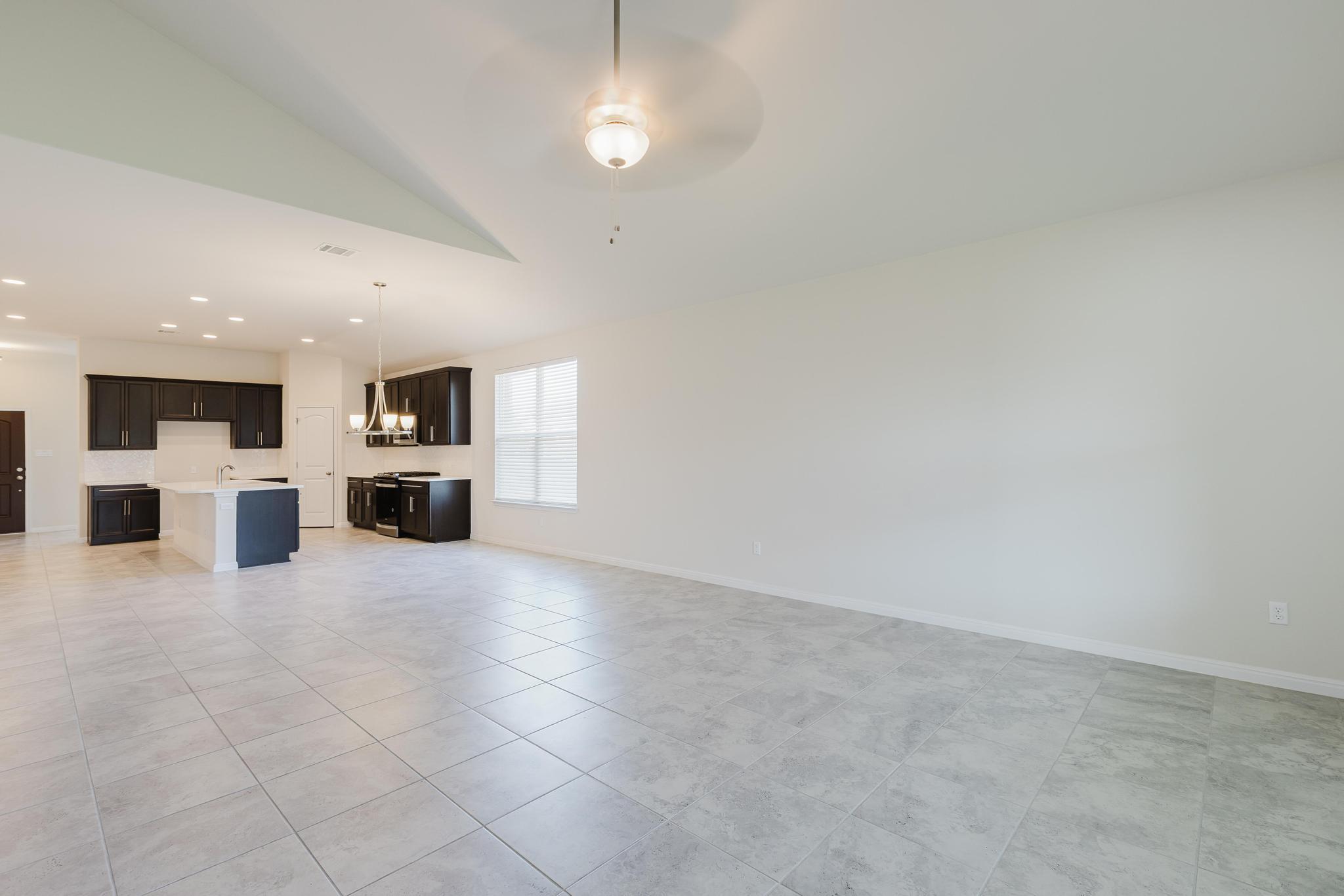 101 Falkland St, Hutto, TX 78634