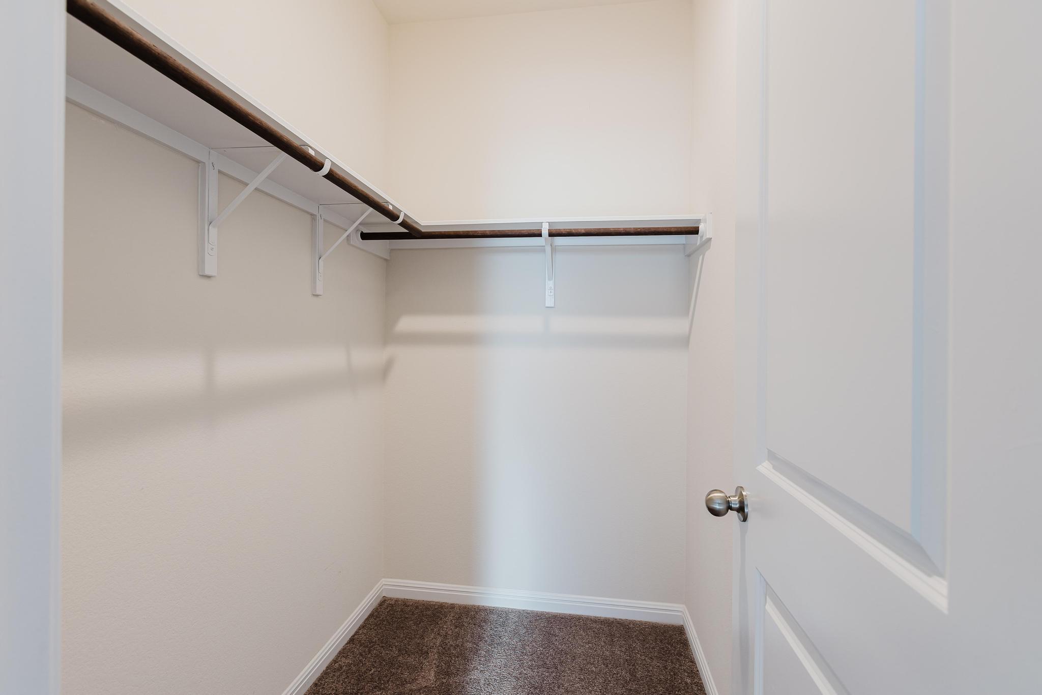 101 Falkland St, Hutto, TX 78634