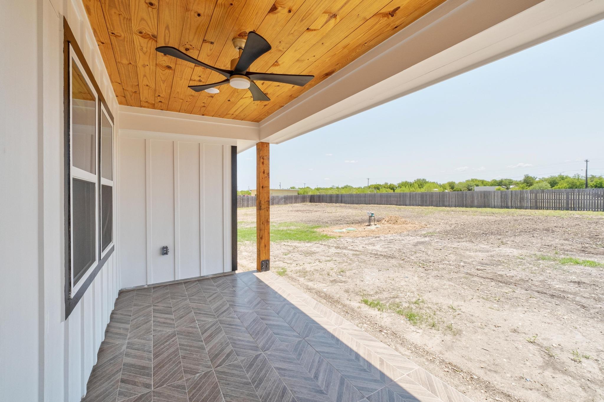 123 Bianca Cir, Del Valle, TX 78617