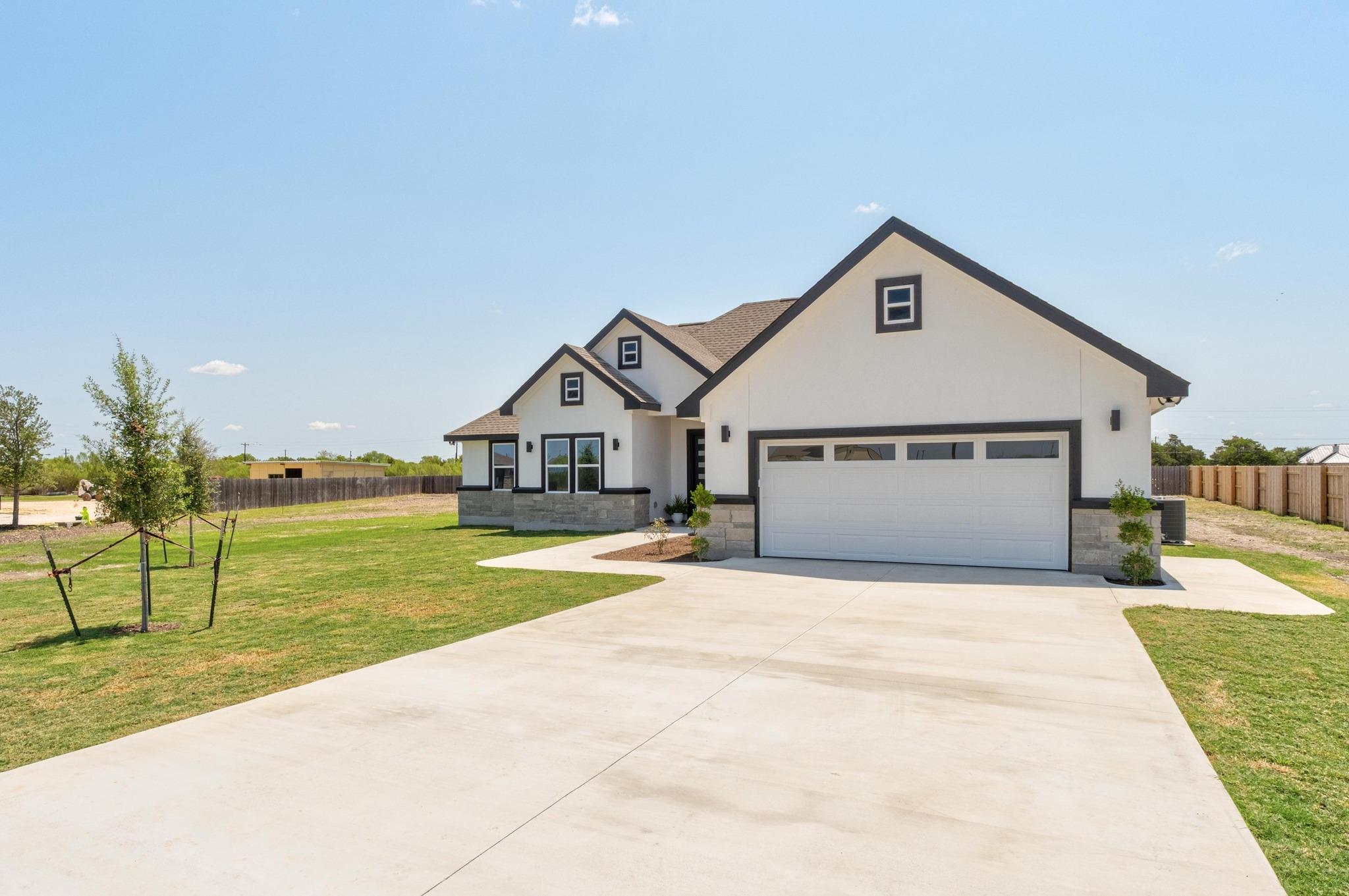 123 Bianca Cir, Del Valle, TX 78617