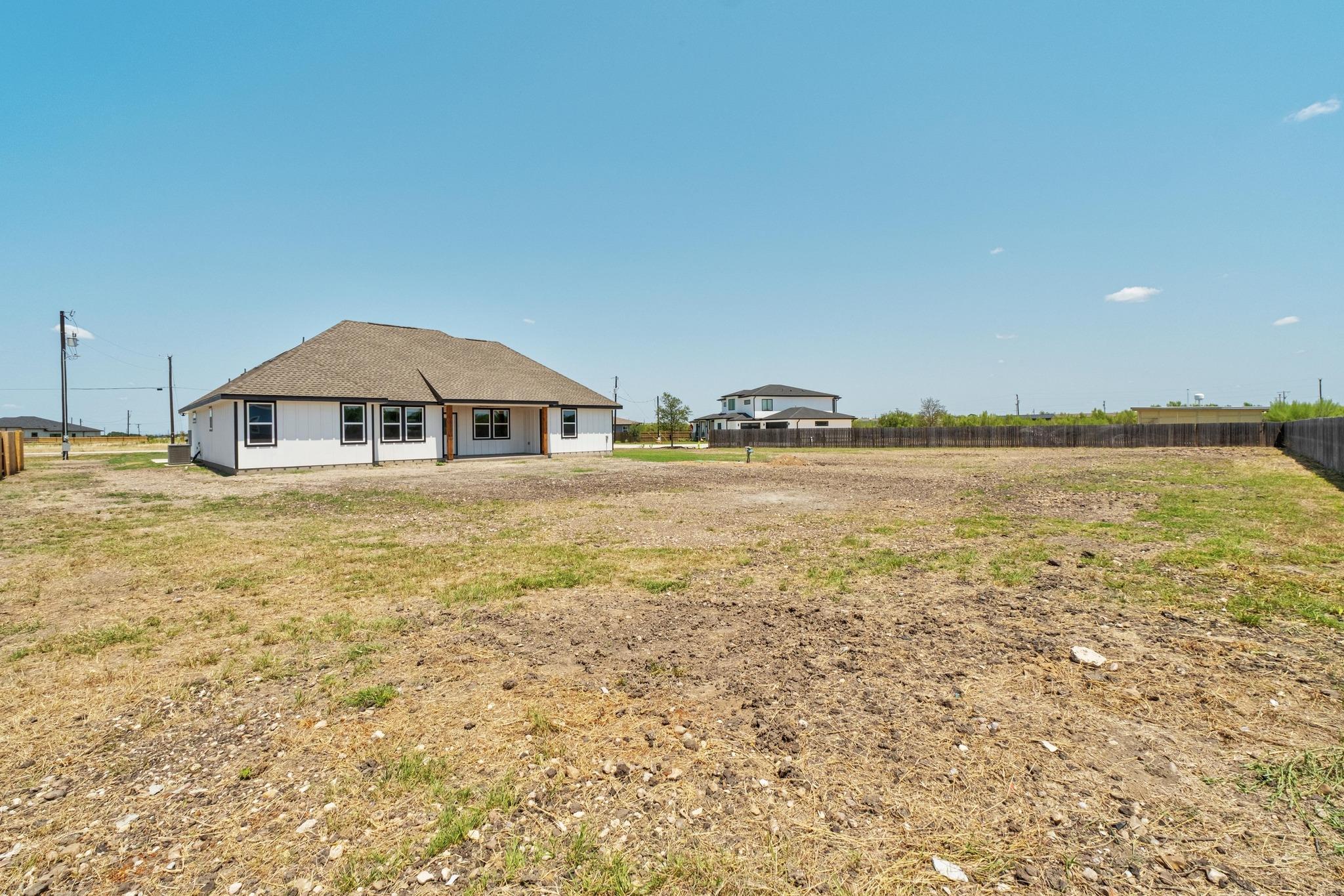 123 Bianca Cir, Del Valle, TX 78617