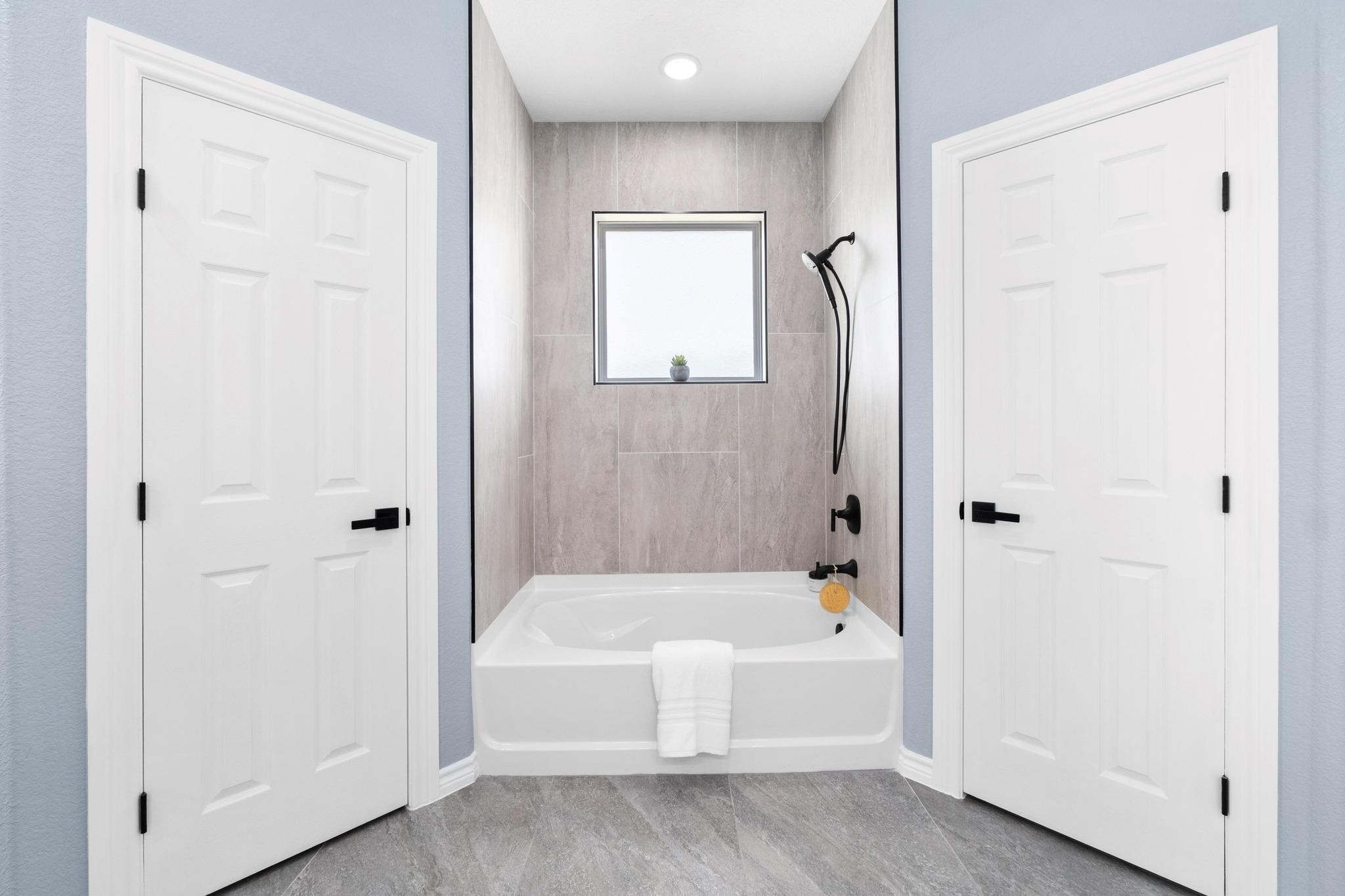 123 Bianca Cir, Del Valle, TX 78617