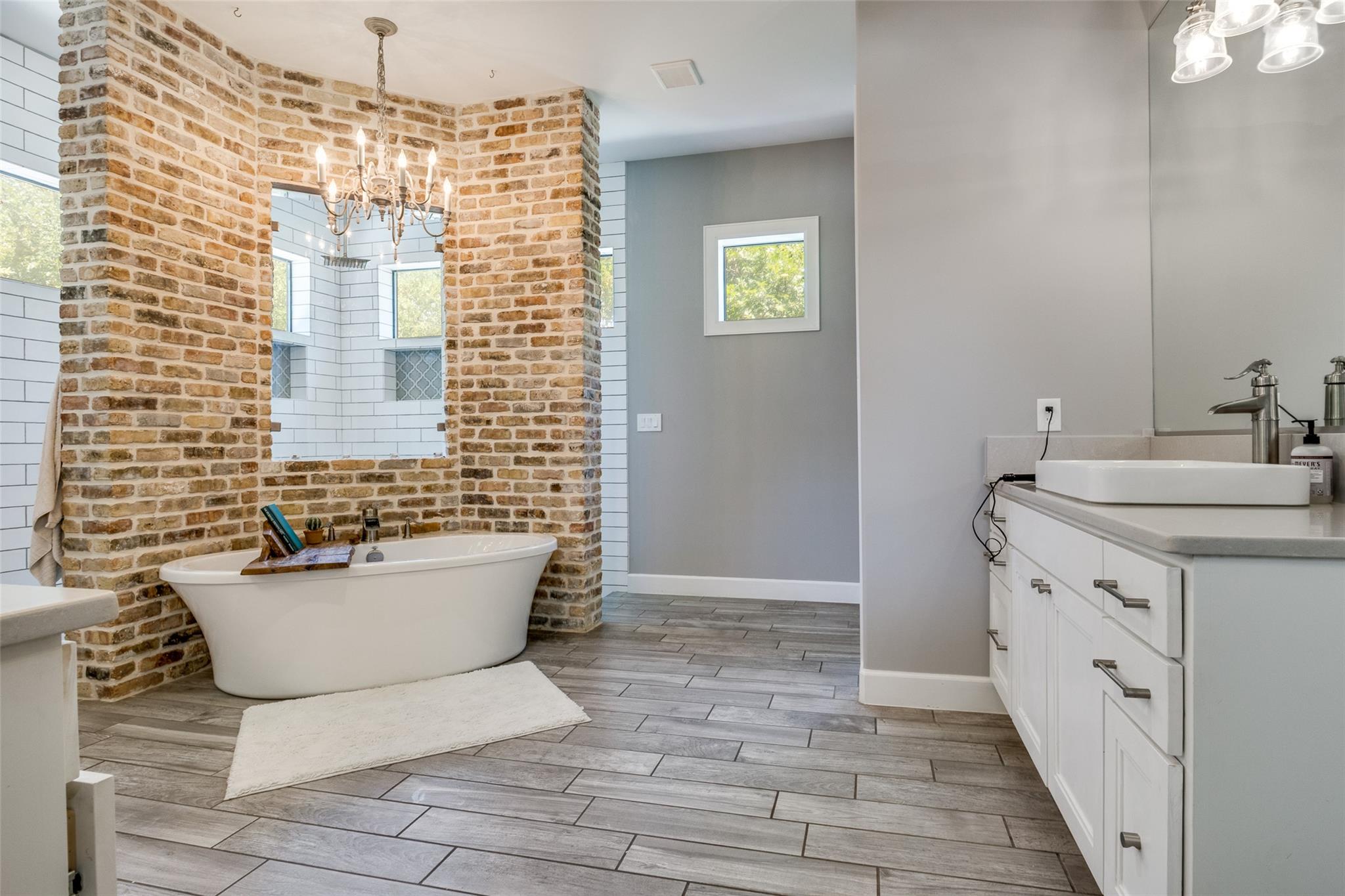 550 Saxet Trl, Spring Branch, TX 78070