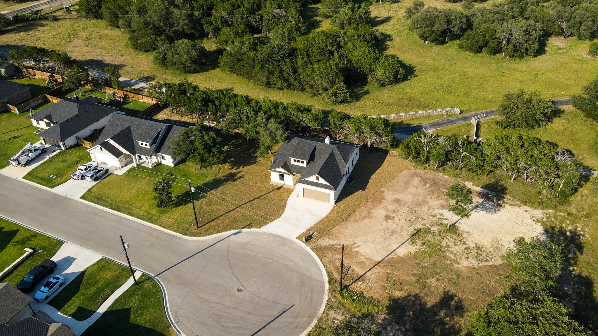 1617 Badger Ln, Lampasas, TX 76550