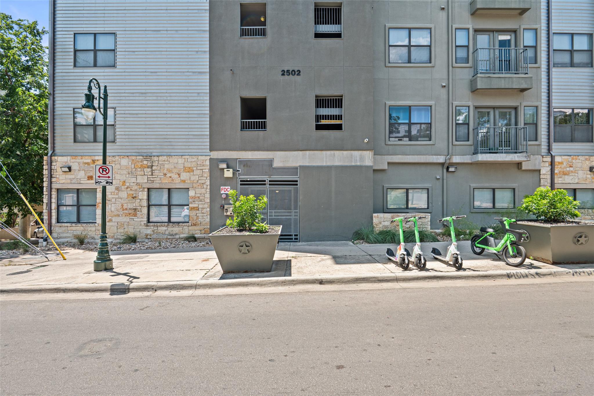 2502 Leon St # 417, Austin, TX 78705