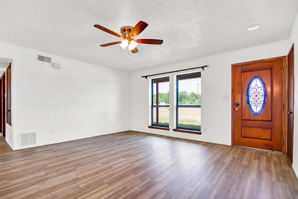 233 The Ranch Rd, Del Valle, TX 78617