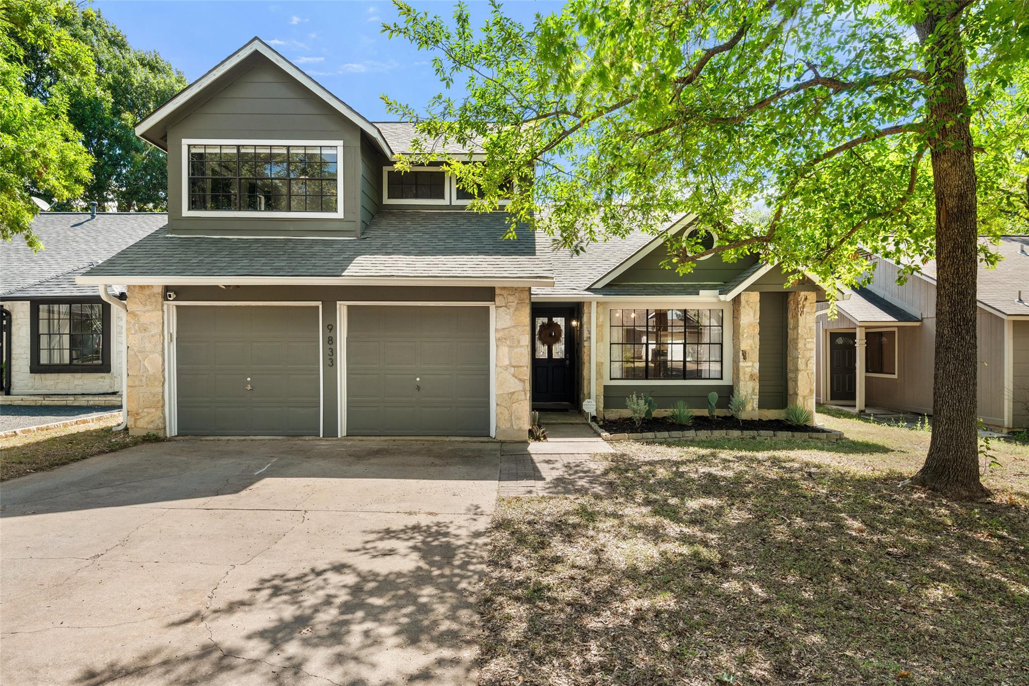 9833 Briar Ridge Dr, Austin, TX 78748