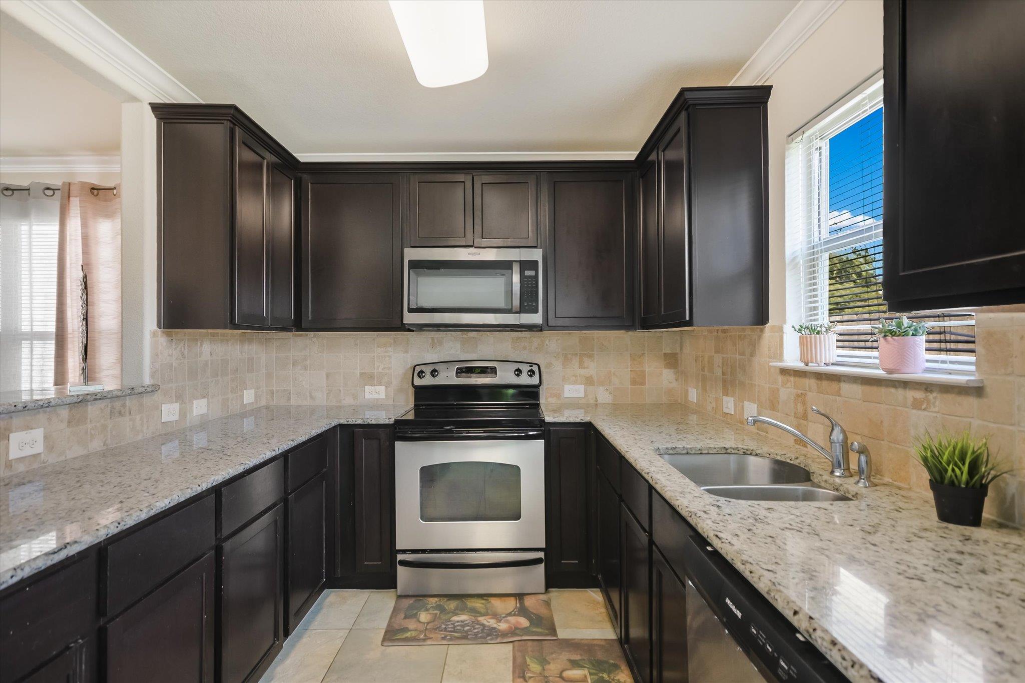 620 Mourning Dove Ln, Leander, TX 78641