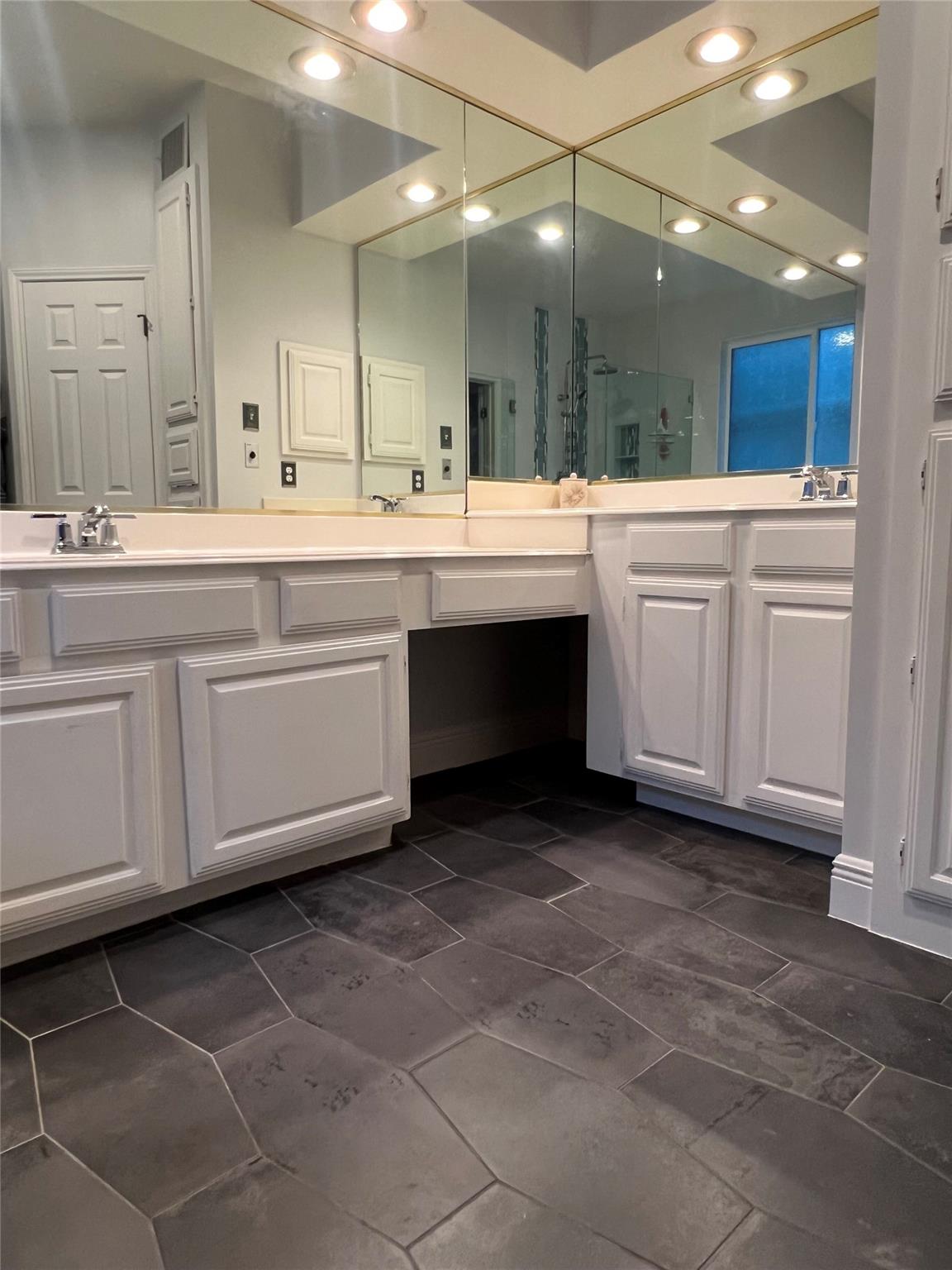 11216 Crossland Dr, Austin, TX 78726