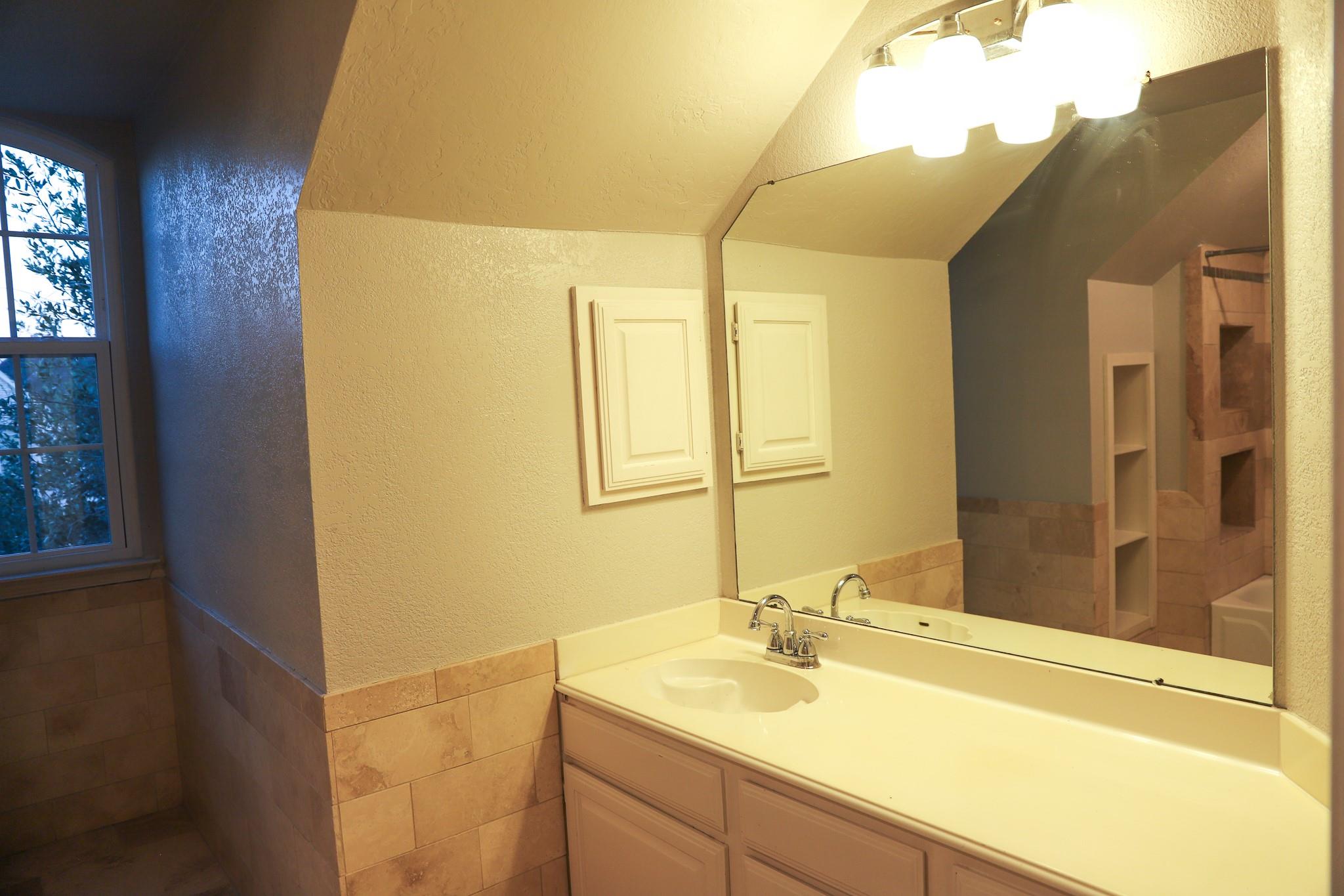 11216 Crossland Dr, Austin, TX 78726