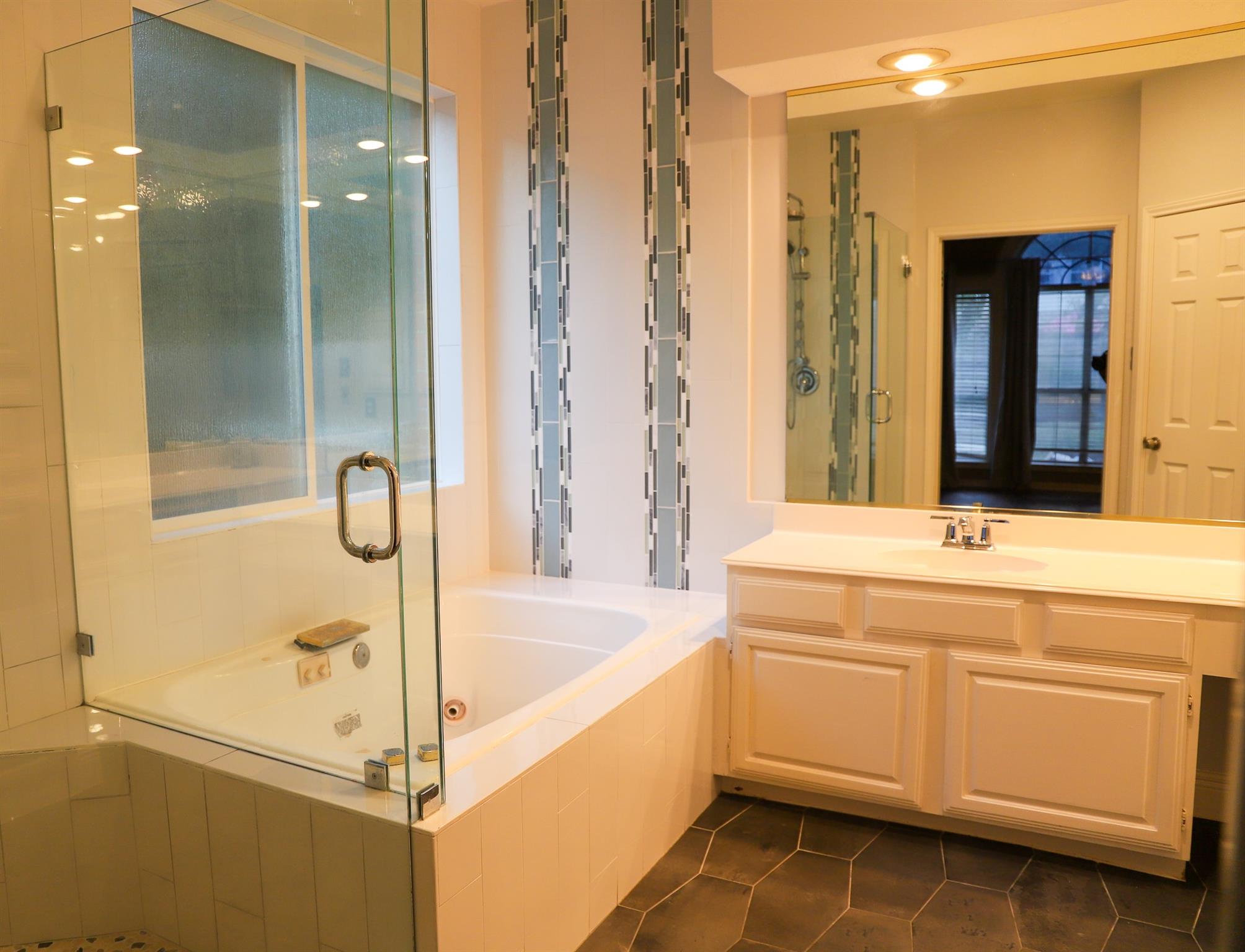 11216 Crossland Dr, Austin, TX 78726