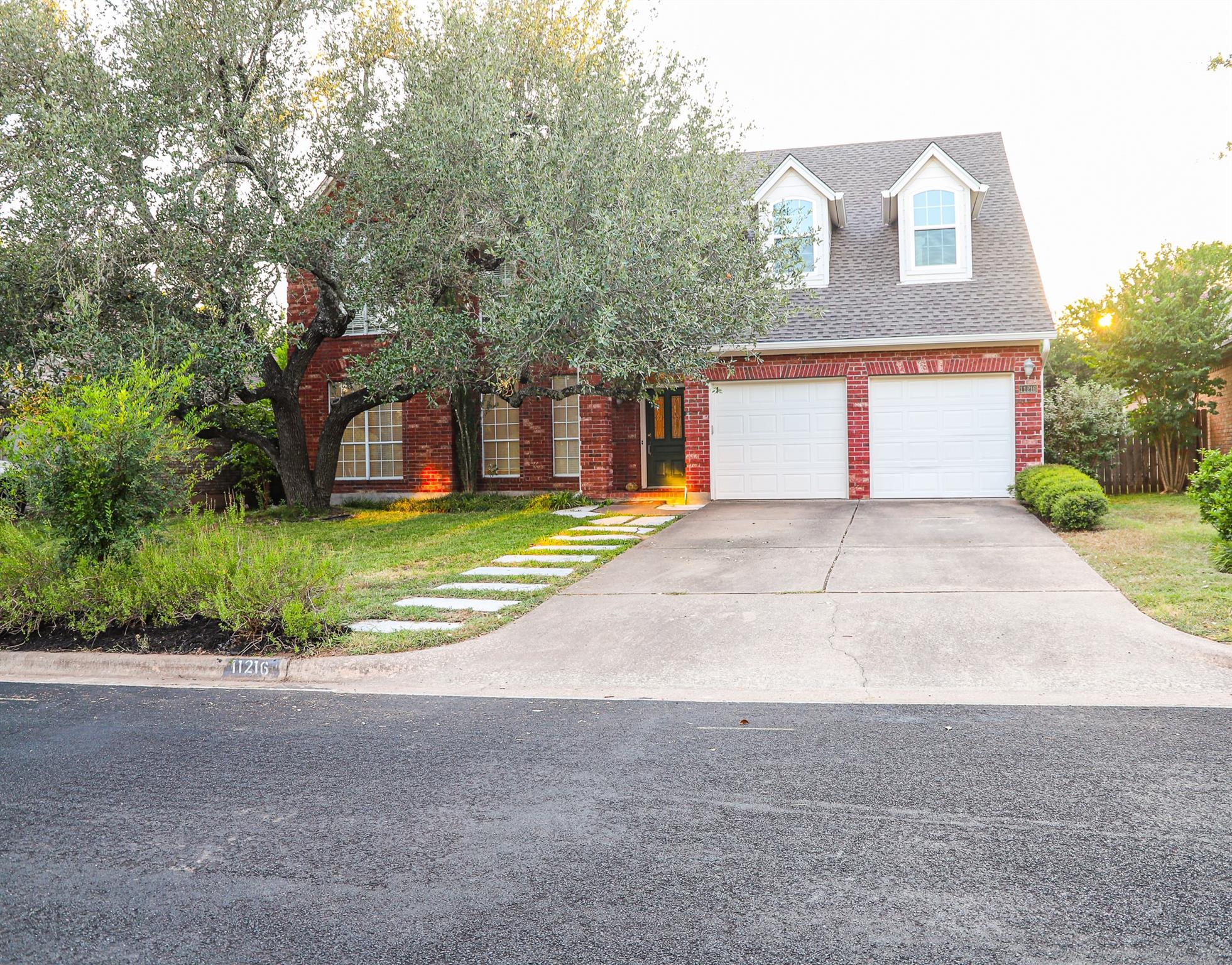 11216 Crossland Dr, Austin, TX 78726