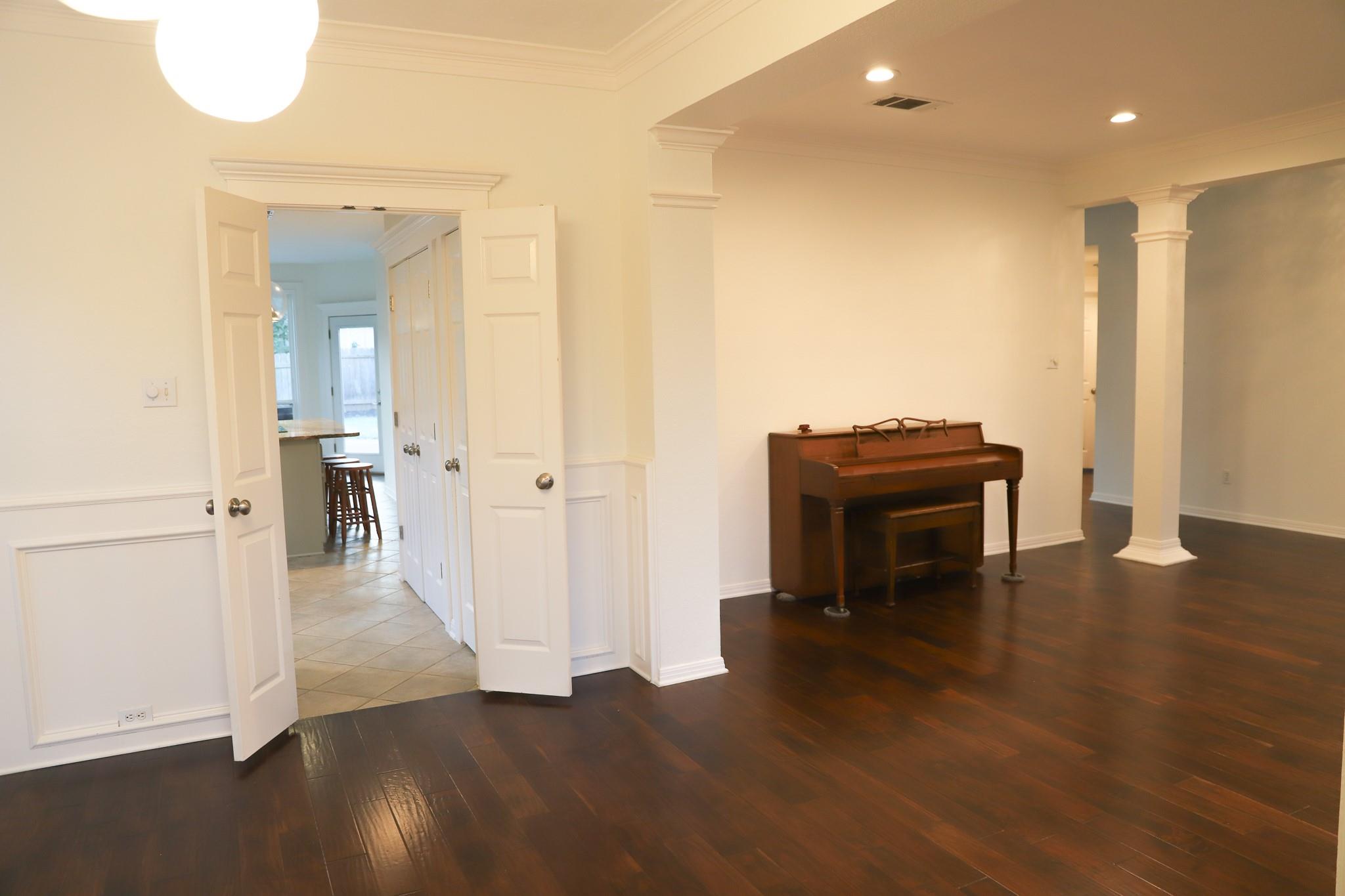 11216 Crossland Dr, Austin, TX 78726