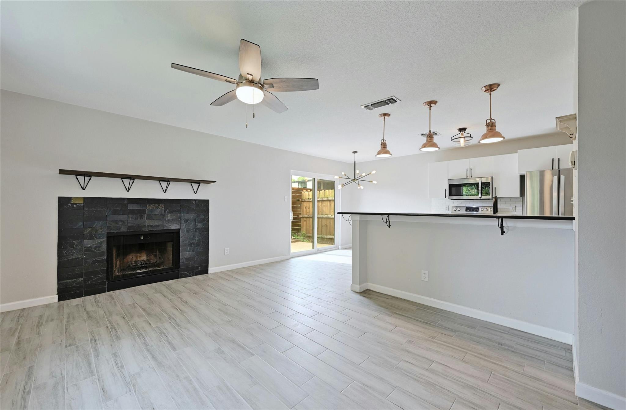 5616 Emerald Forest Dr # 102, Austin, TX 78745