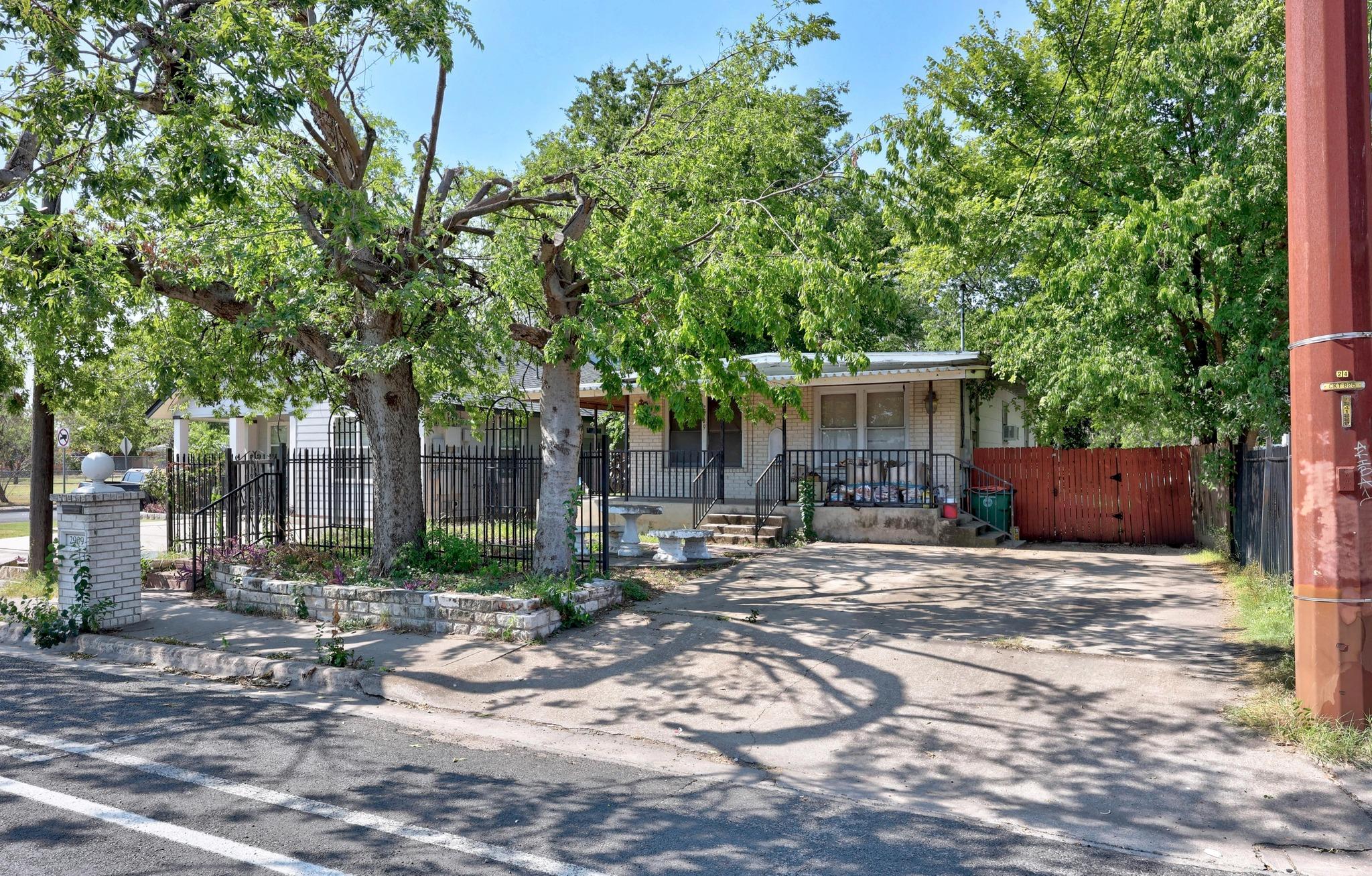 2909 E 5th St, Austin, TX 78702