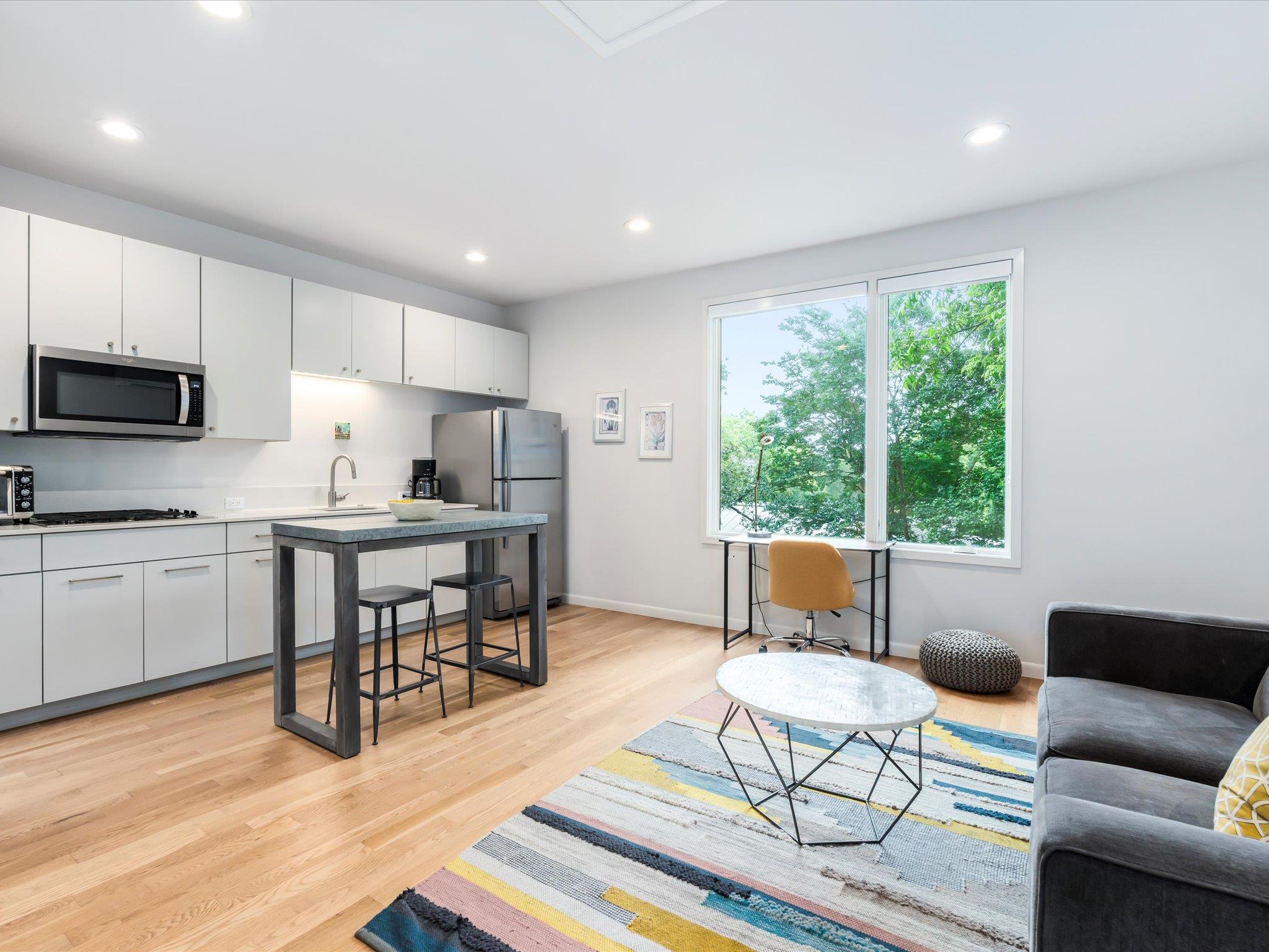 1703 Dexter St, Austin, TX 78704