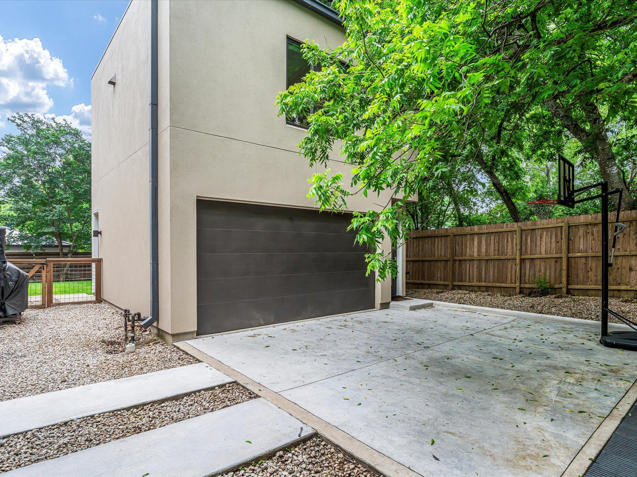 1703 Dexter St, Austin, TX 78704