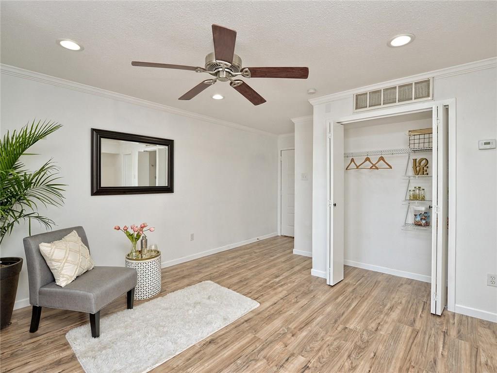 1840 Burton Dr # 226, Austin, TX 78741