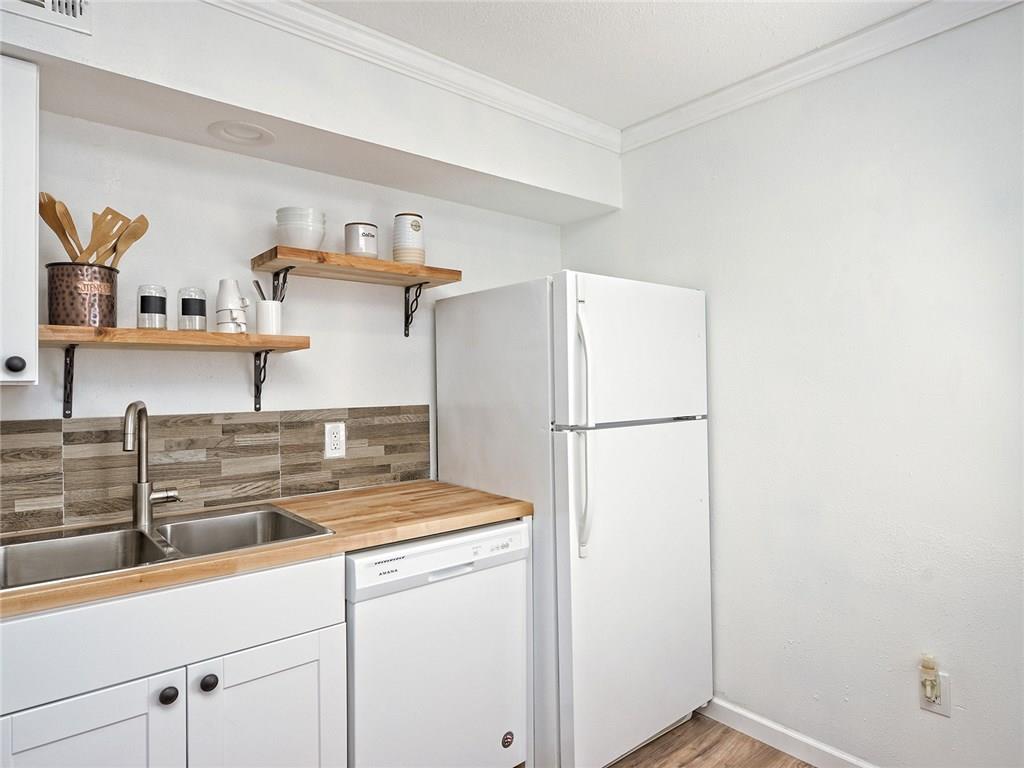 1840 Burton Dr # 226, Austin, TX 78741