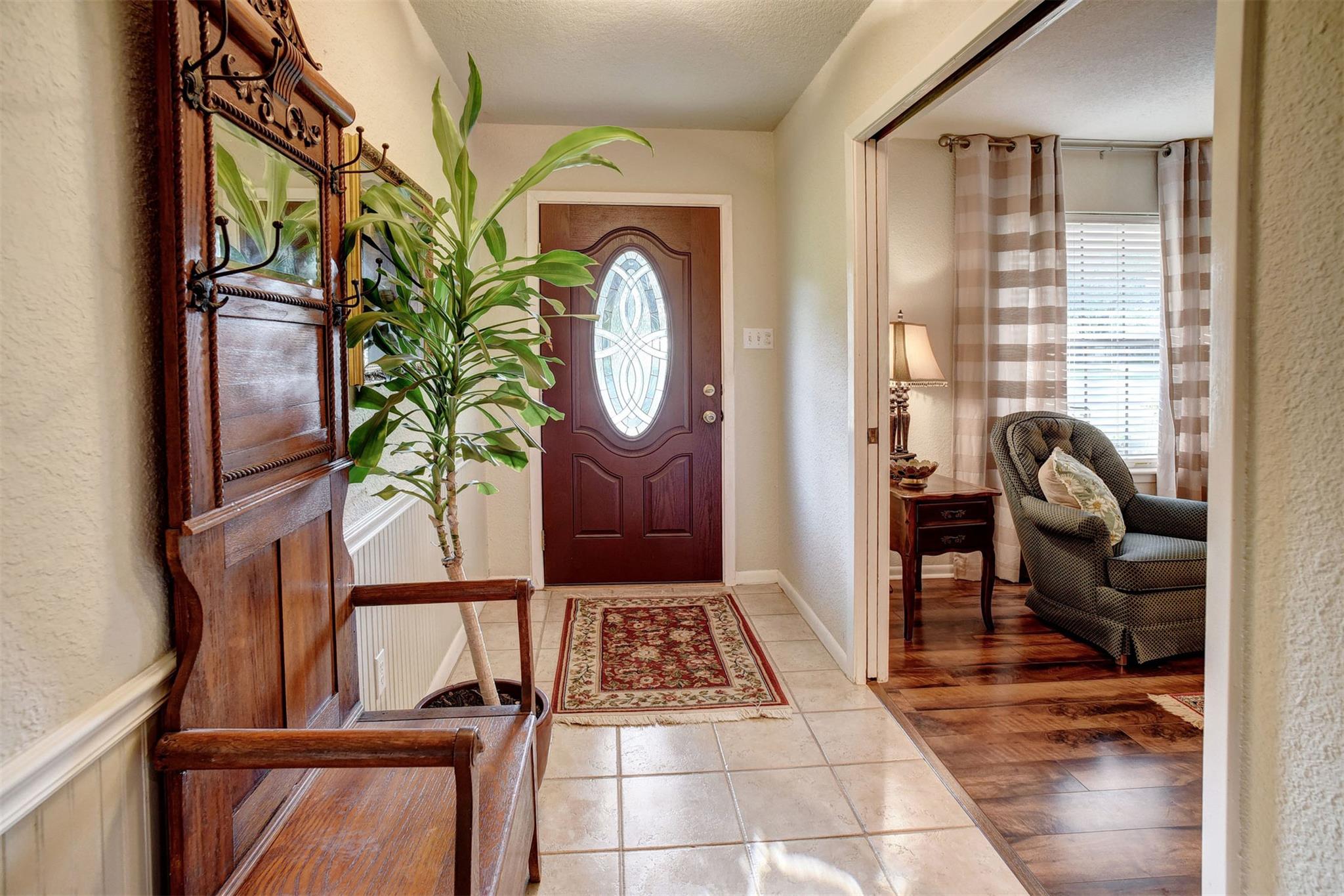 1001 Charleston Blvd, Smithville, TX 78957