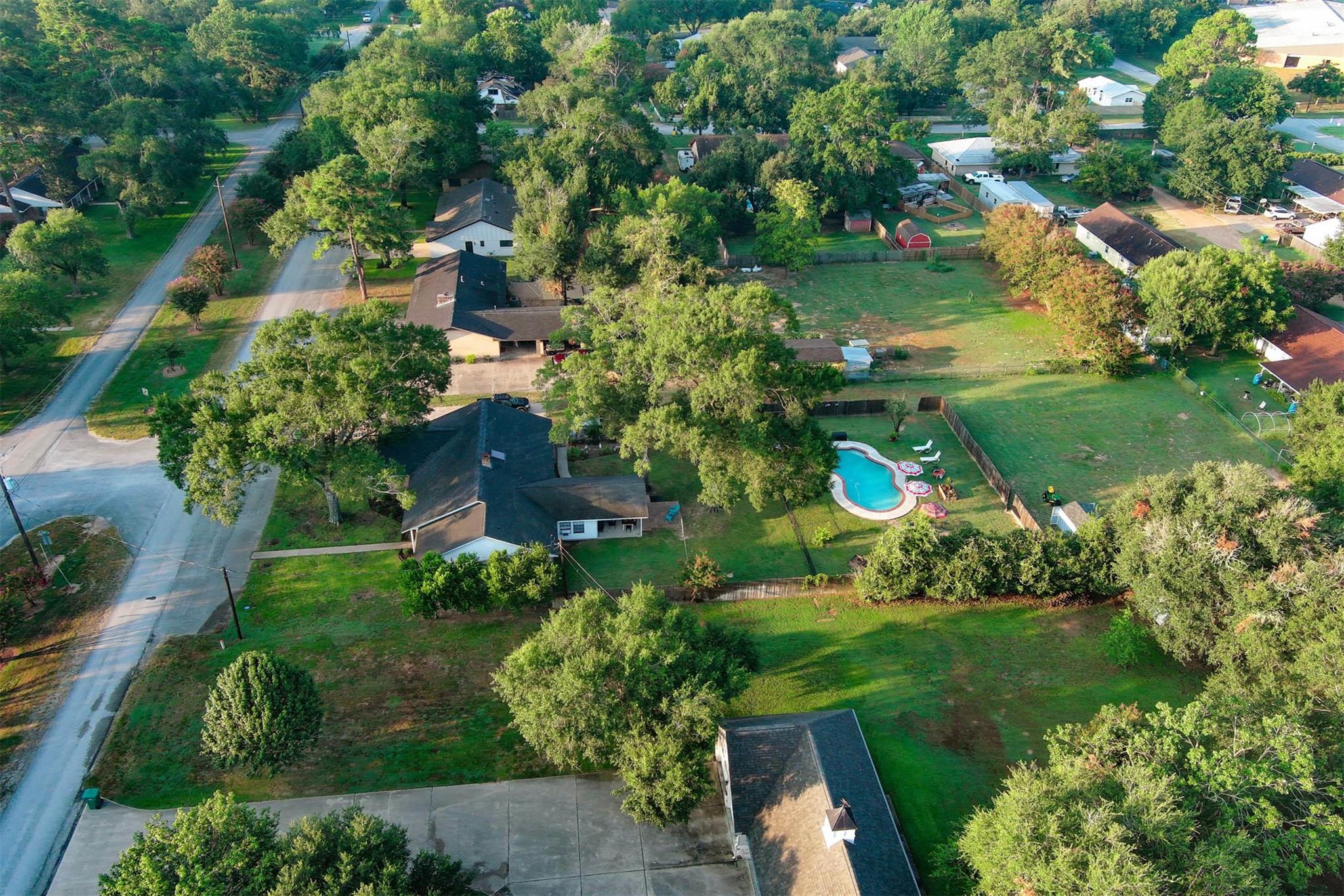 1001 Charleston Blvd, Smithville, TX 78957