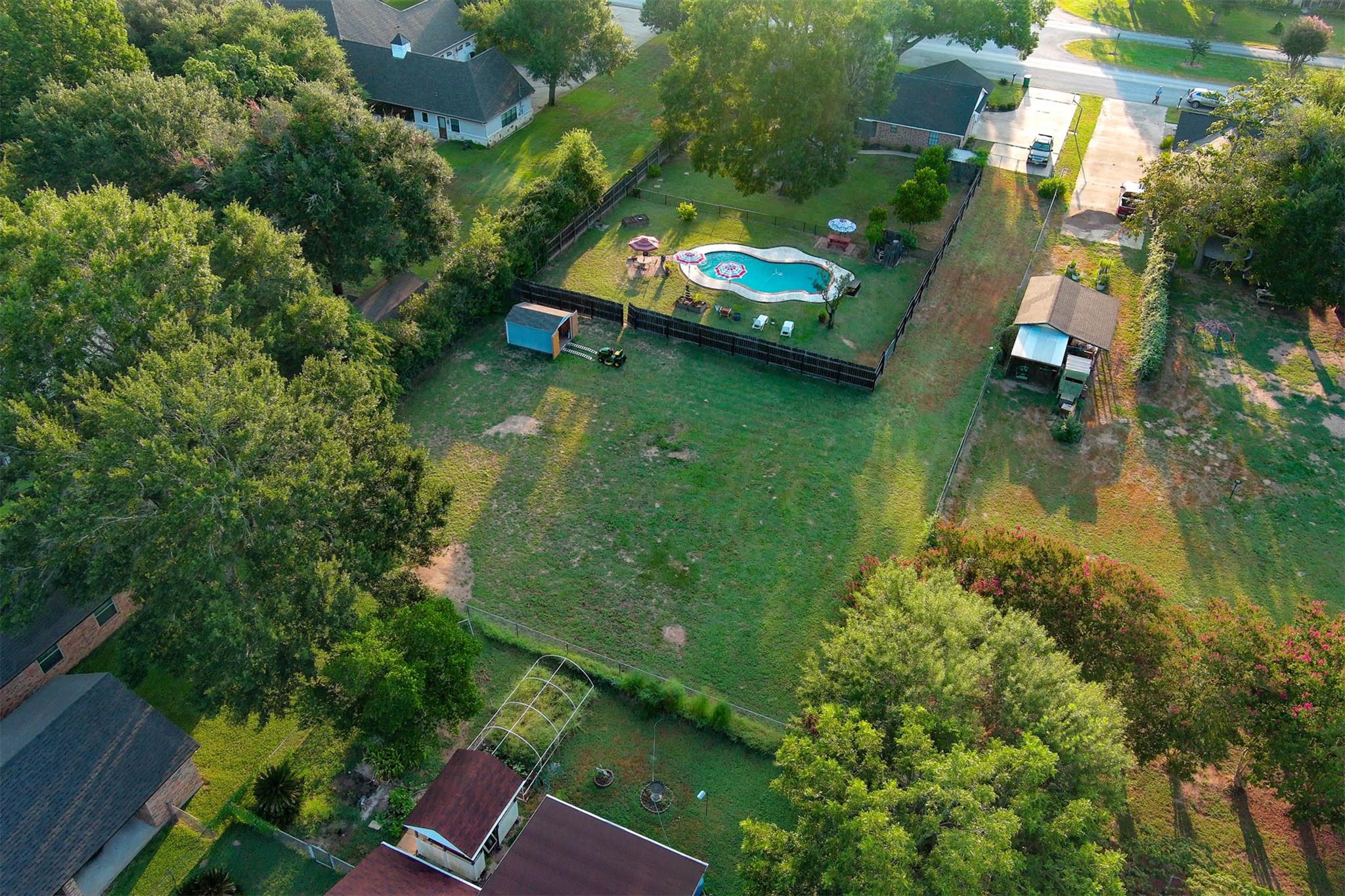 1001 Charleston Blvd, Smithville, TX 78957