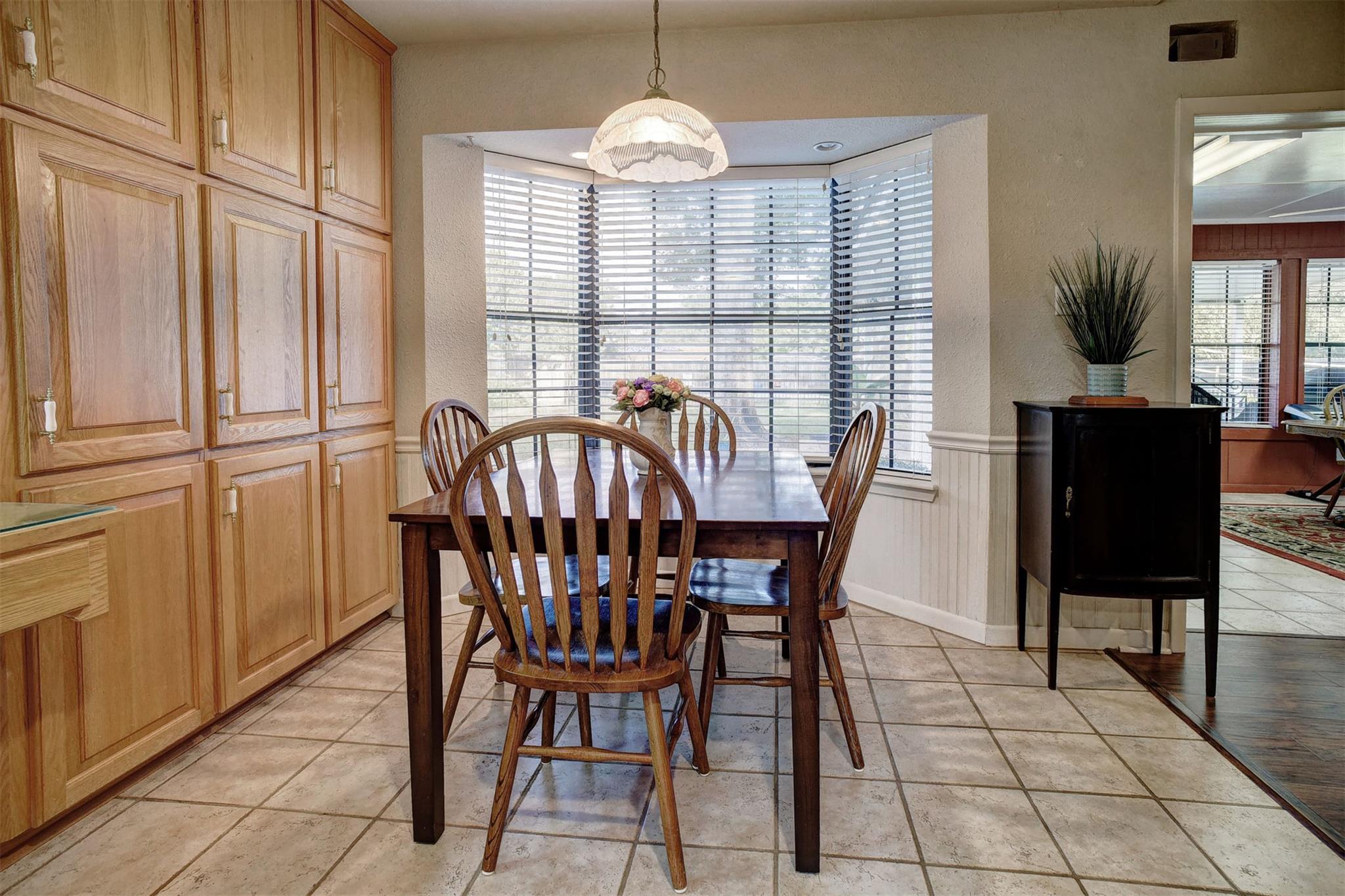 1001 Charleston Blvd, Smithville, TX 78957