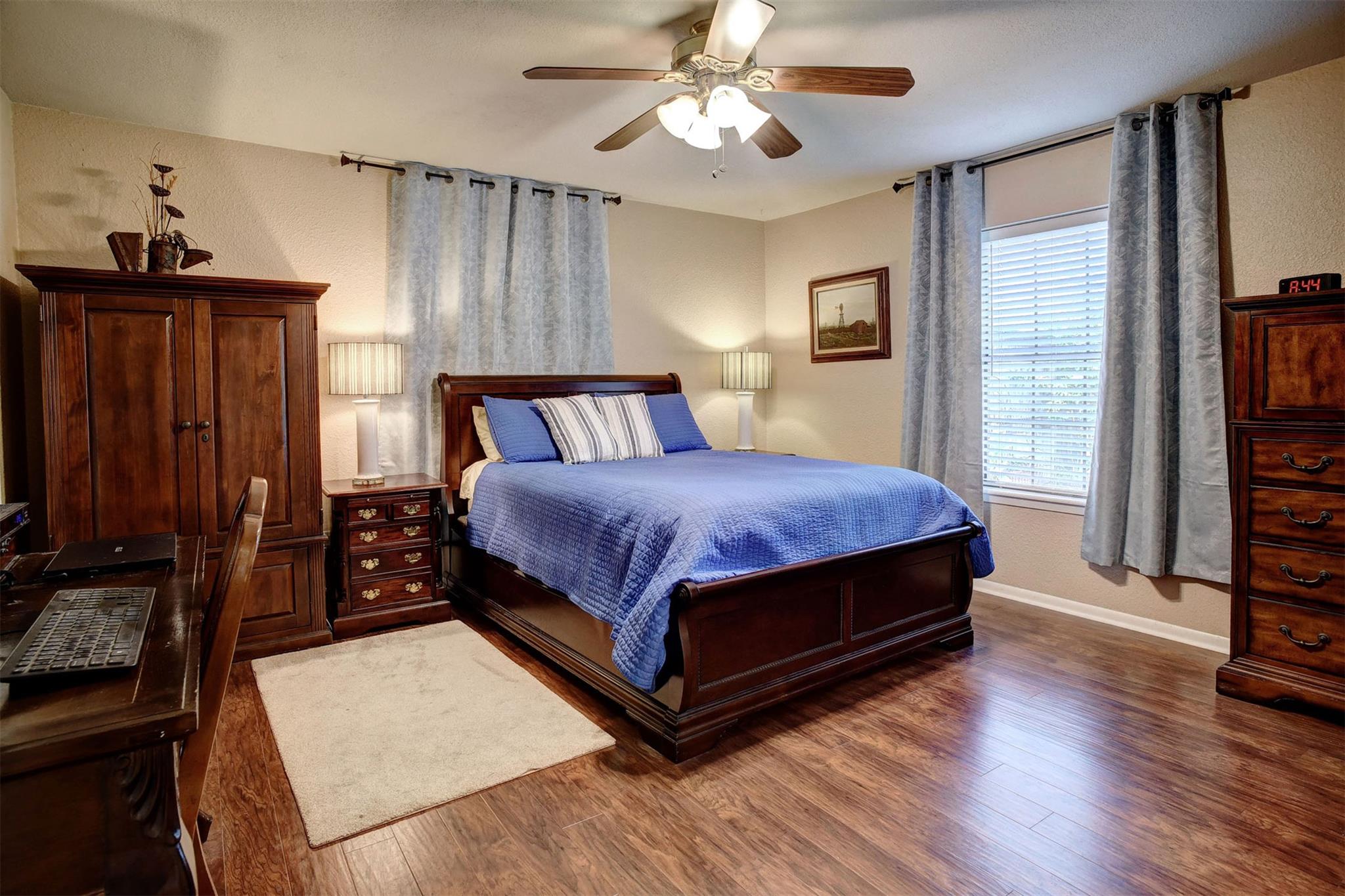 1001 Charleston Blvd, Smithville, TX 78957