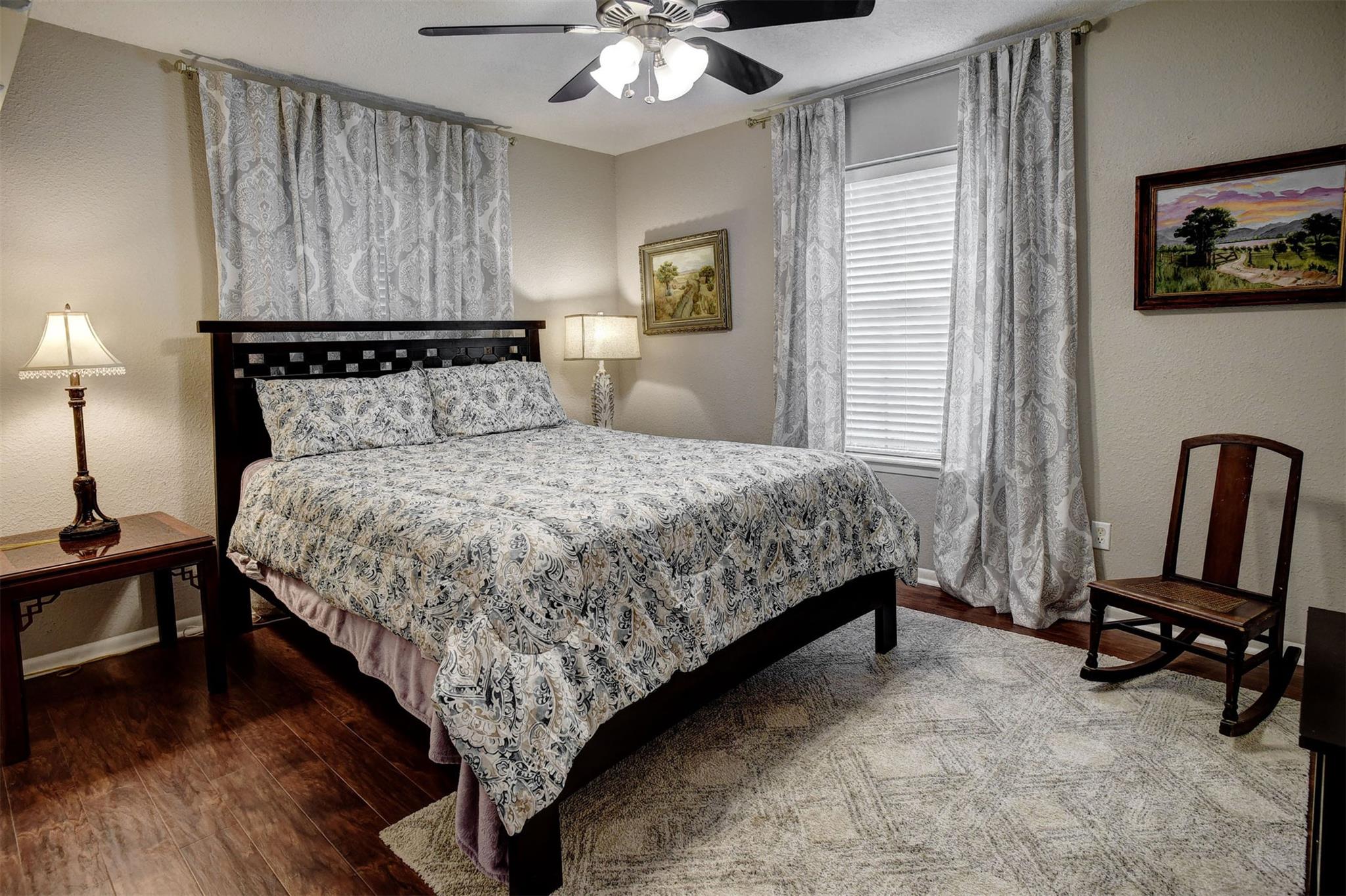 1001 Charleston Blvd, Smithville, TX 78957