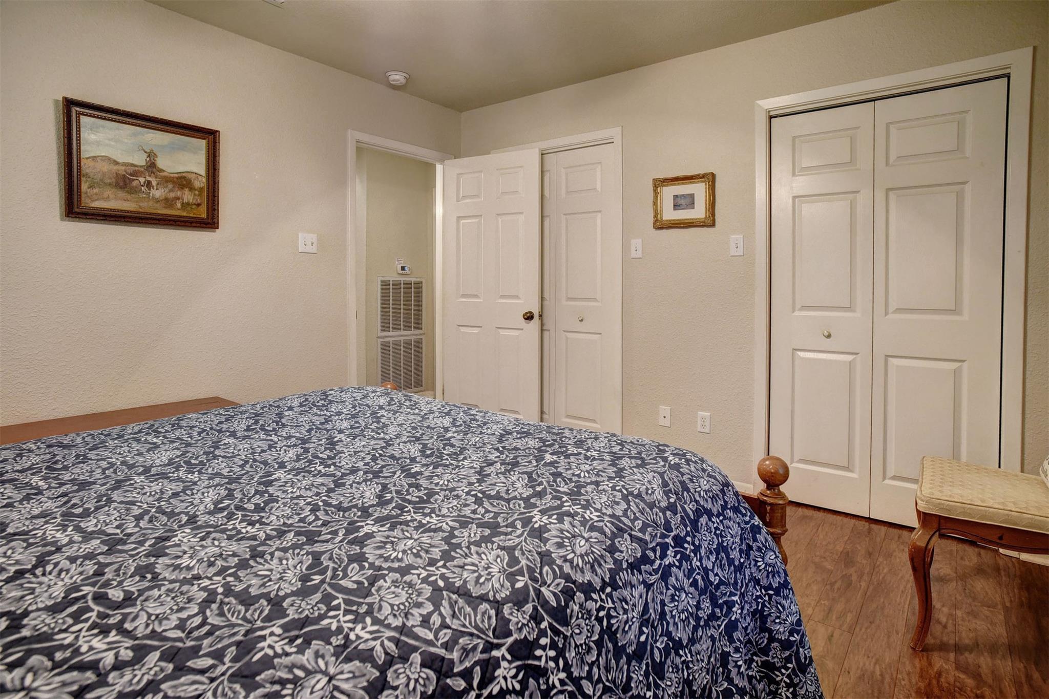 1001 Charleston Blvd, Smithville, TX 78957