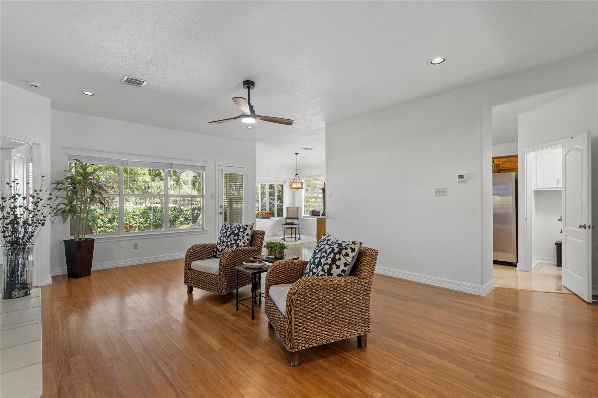 30205 Hacienda Ln, Georgetown, TX 78628