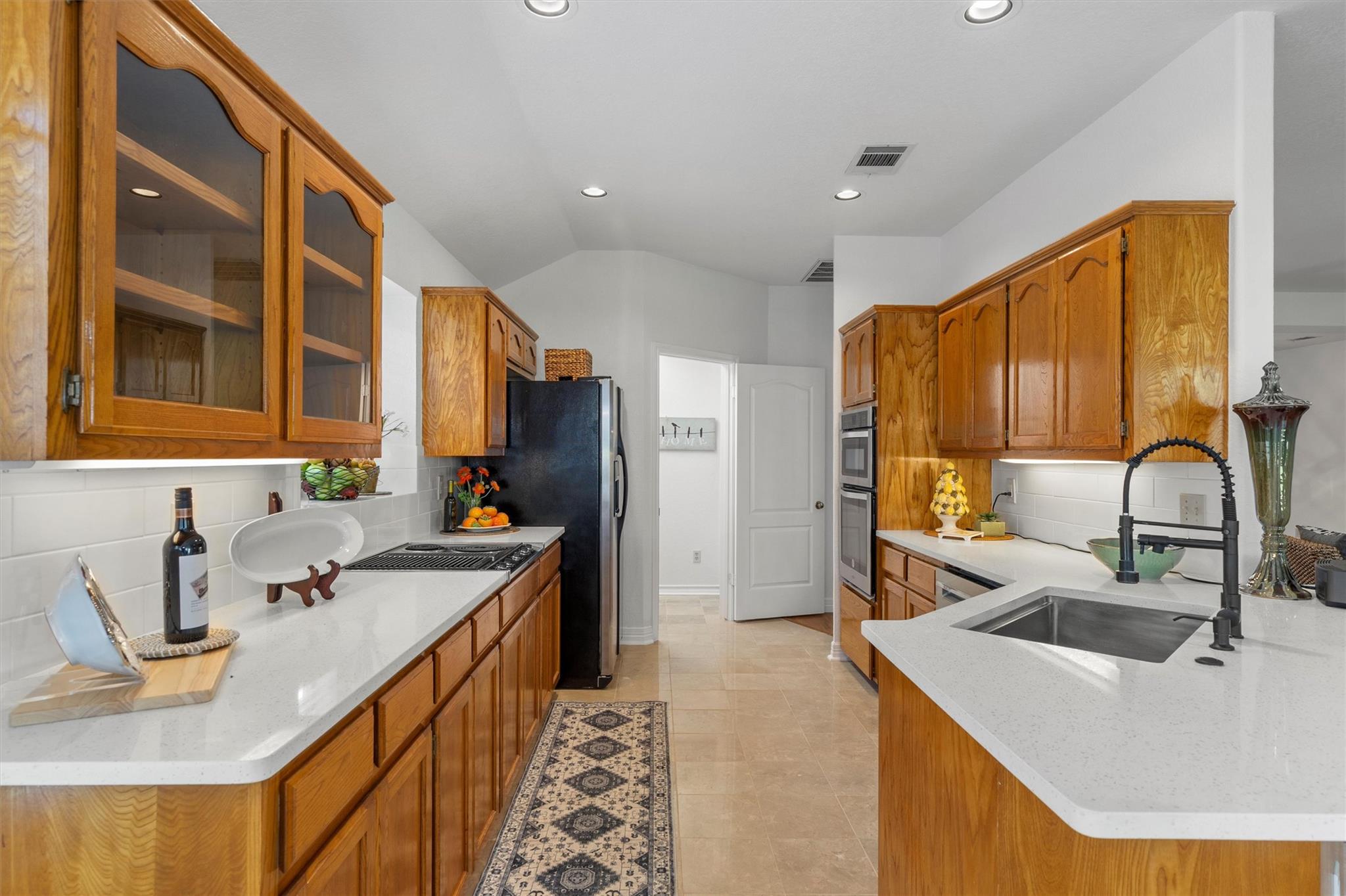 30205 Hacienda Ln, Georgetown, TX 78628