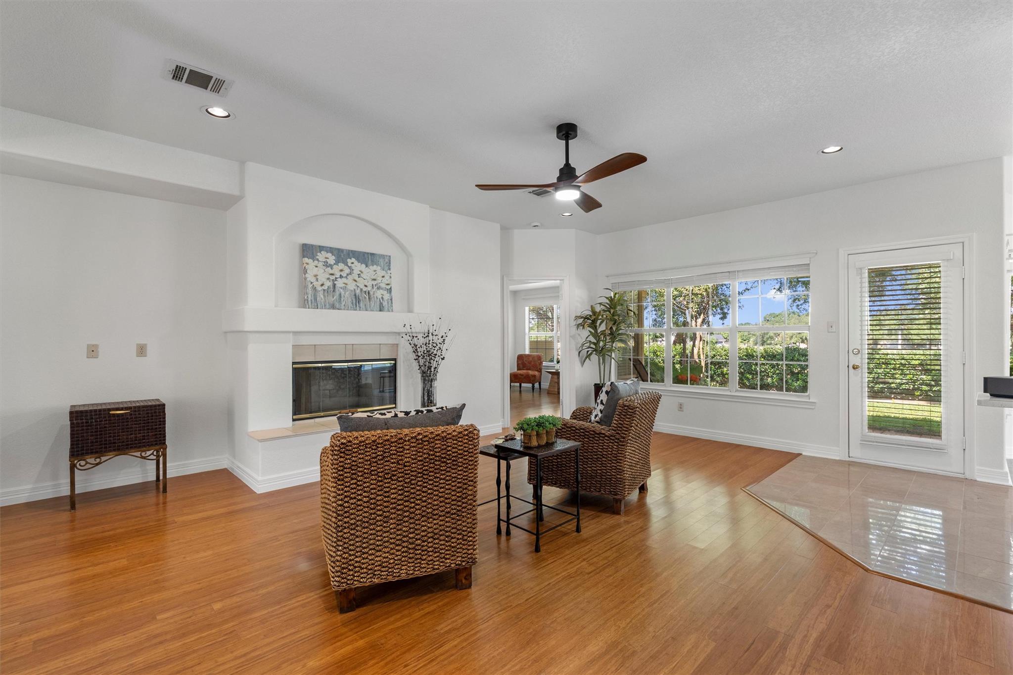 30205 Hacienda Ln, Georgetown, TX 78628