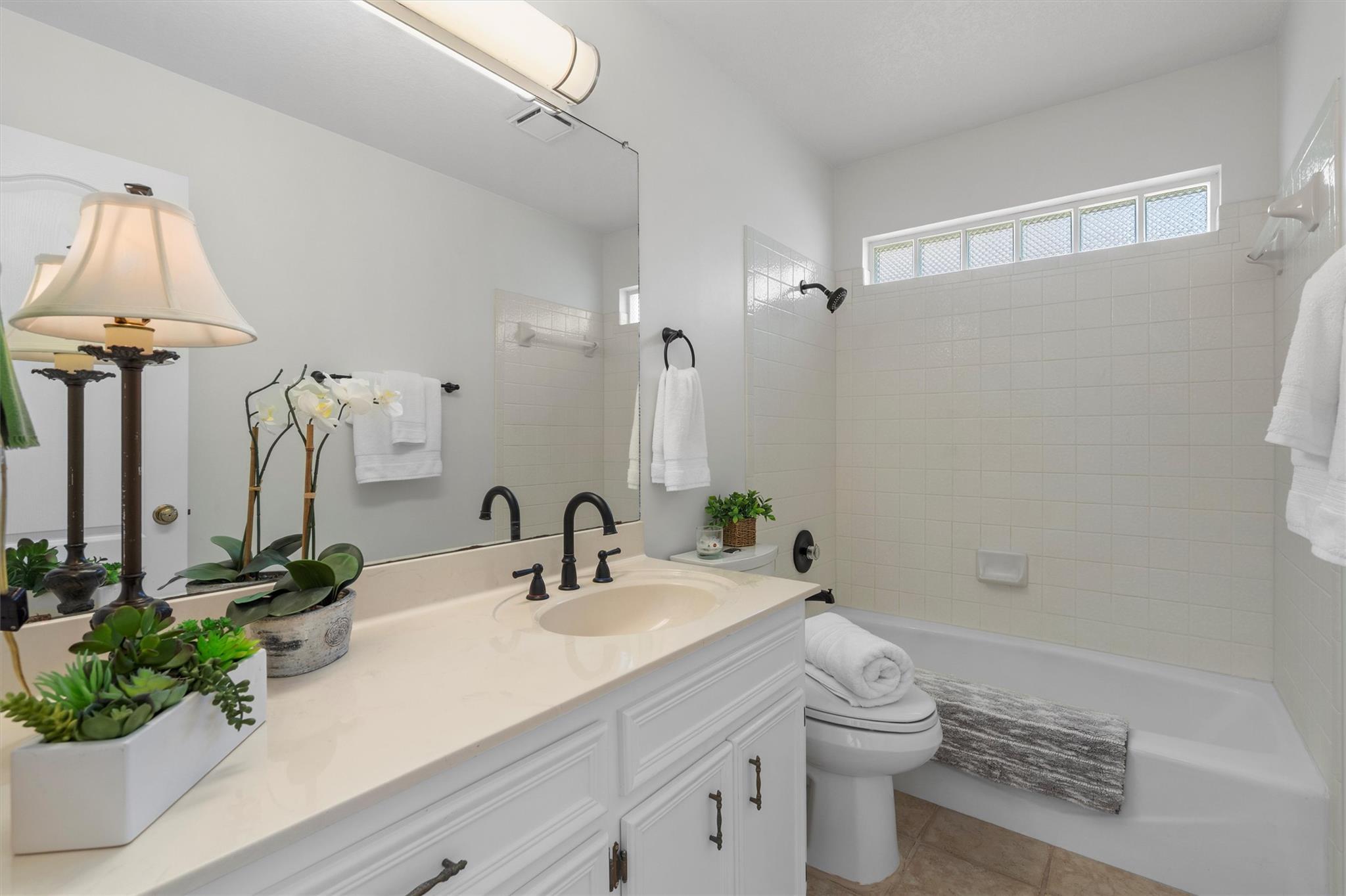 30205 Hacienda Ln, Georgetown, TX 78628