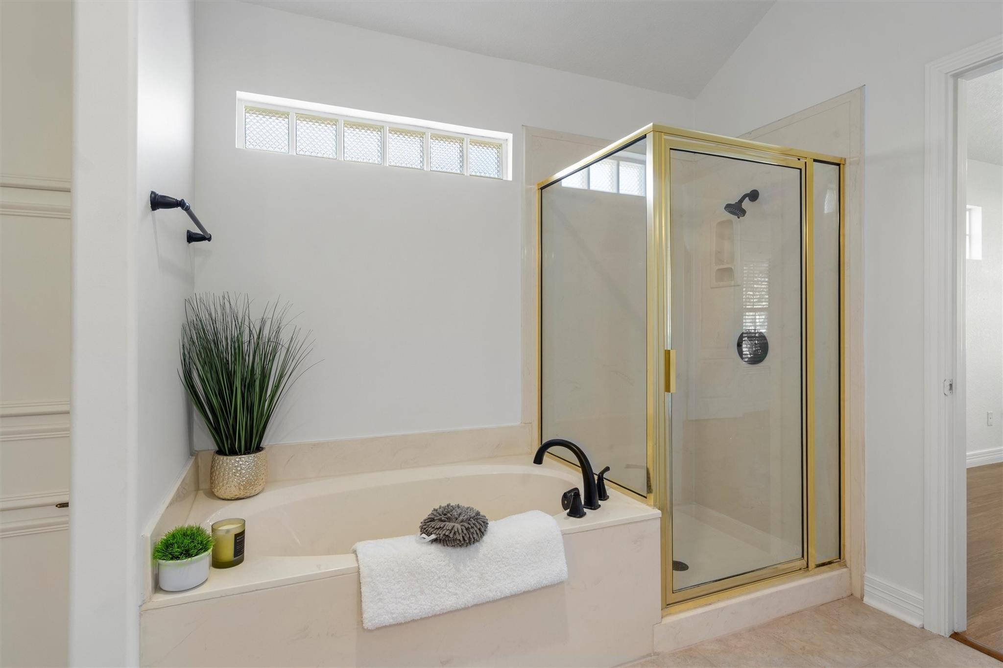 30205 Hacienda Ln, Georgetown, TX 78628